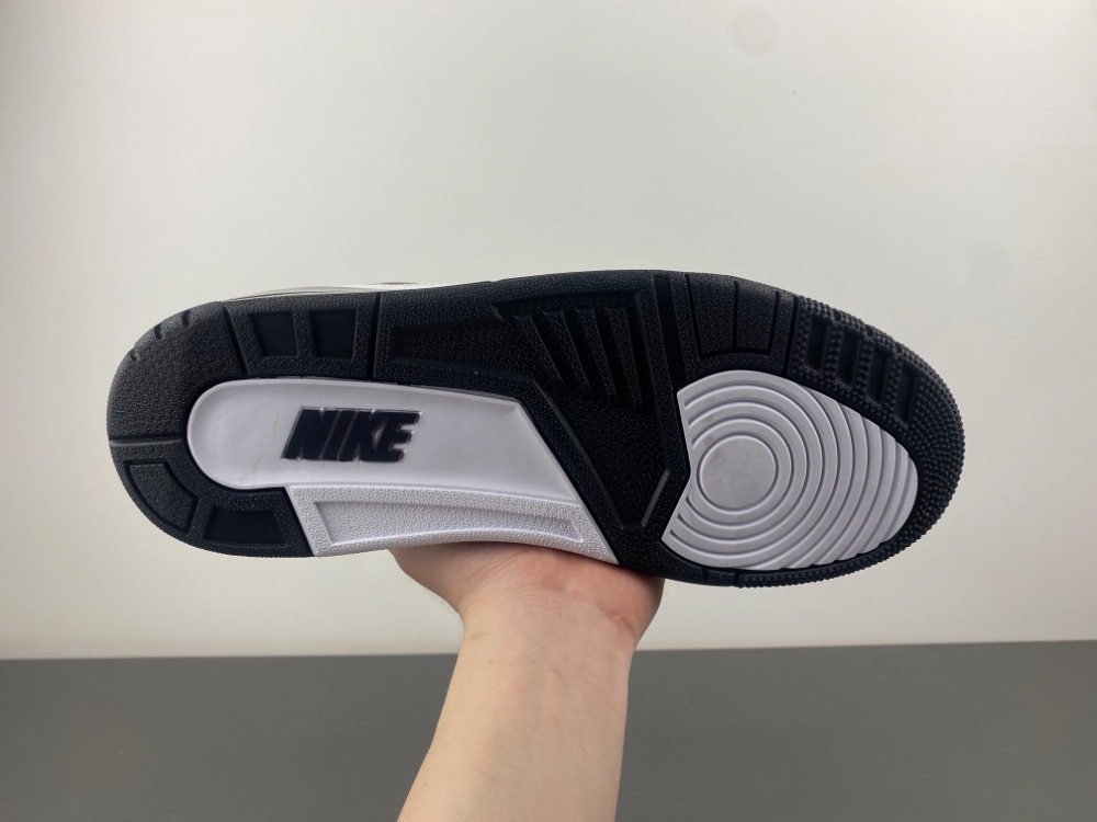 Fragment Design x Air Jordan 3 DA3595-001