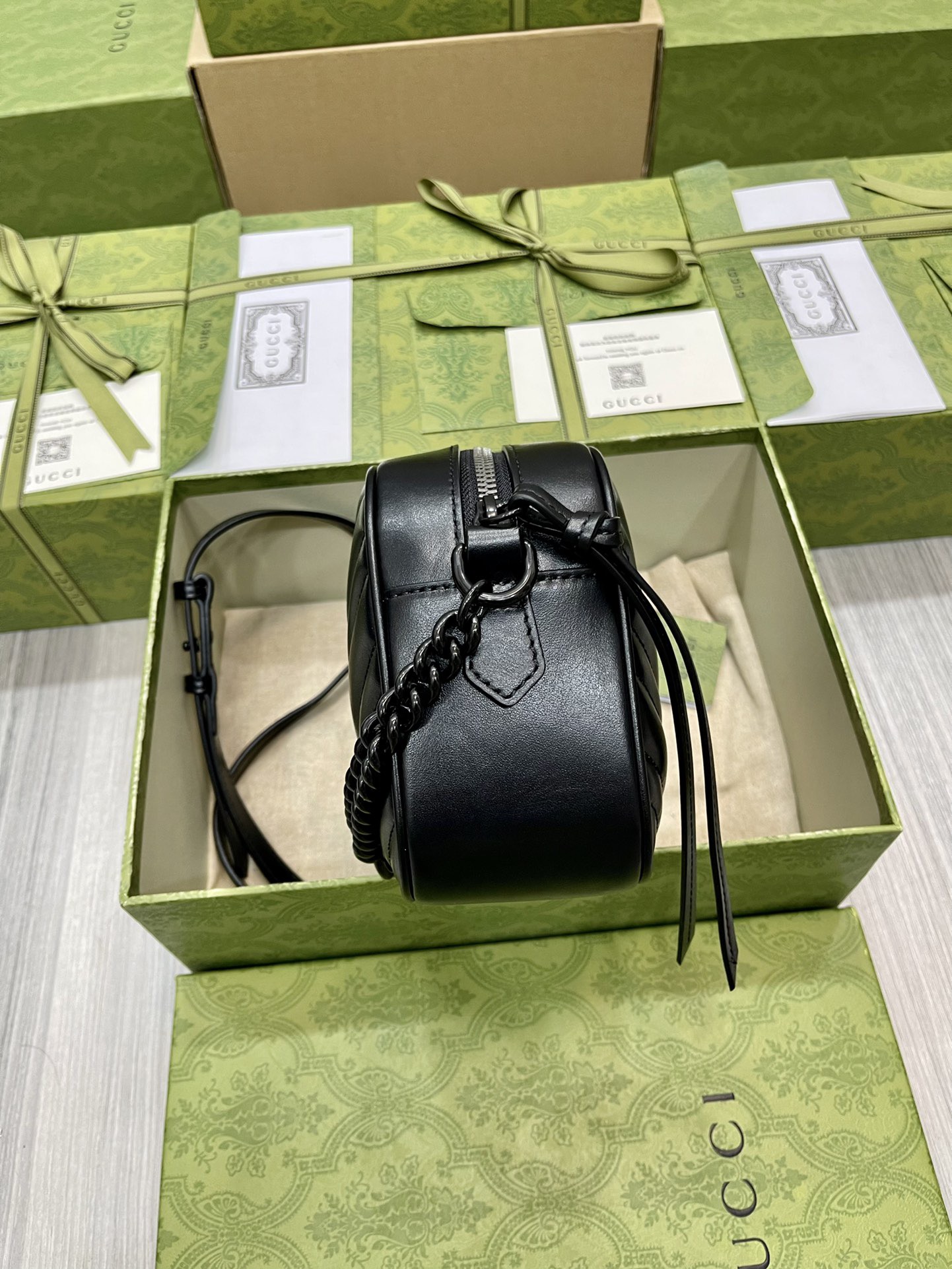 G*u*i marmont series model number: 447632 size: 24*13*7cm