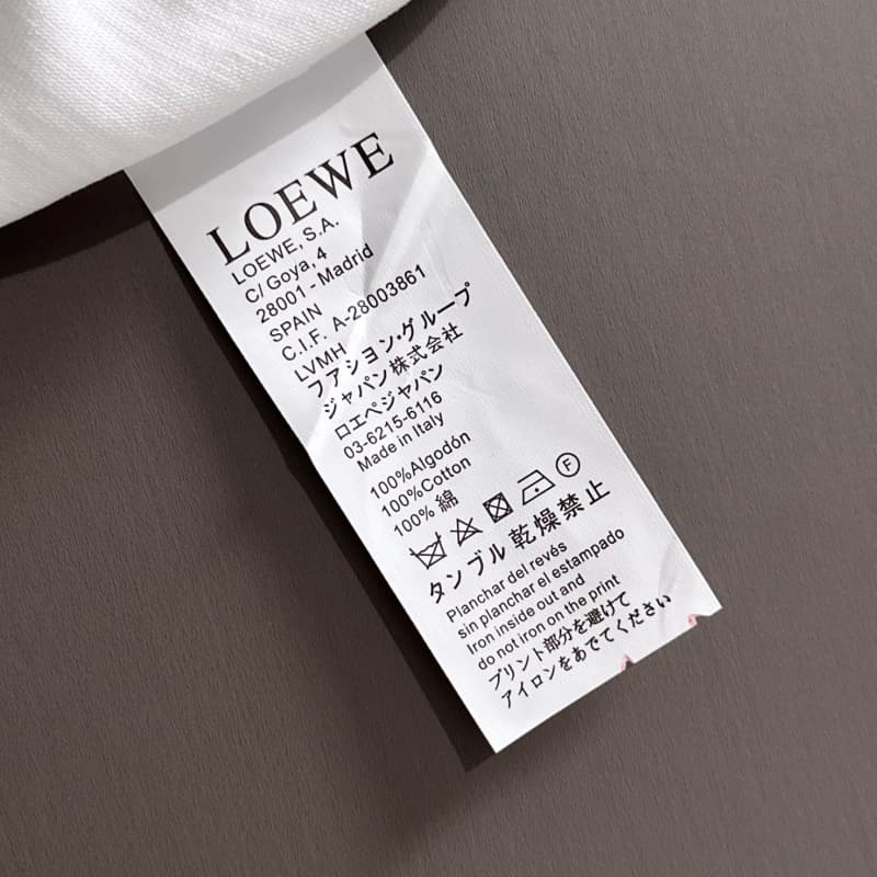 3D Minimalist Design T-Shirt