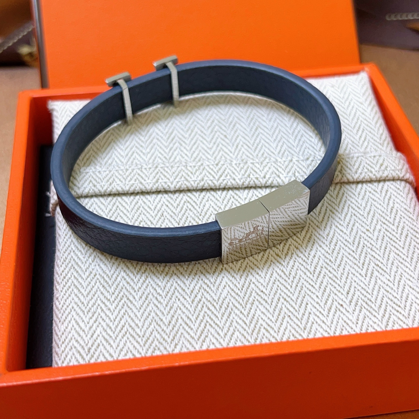 Hermès leather strap pure handmade leather material series 18k gold bracelet
