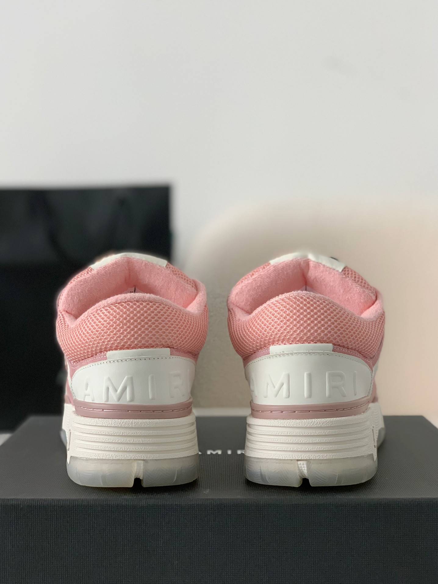 A*RI Sneakers