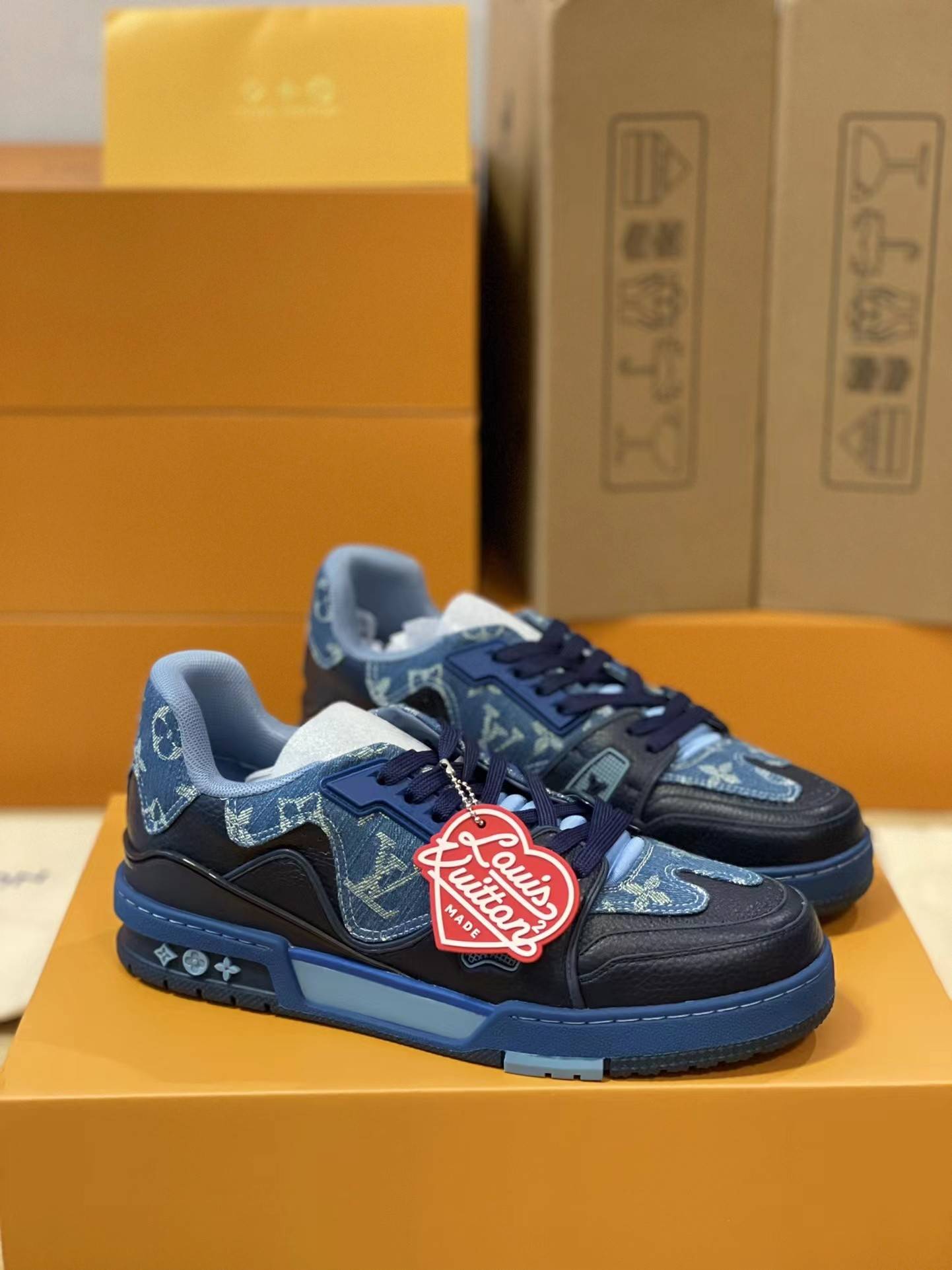 L*V TRAINER 1A9IQ5 Sneakers