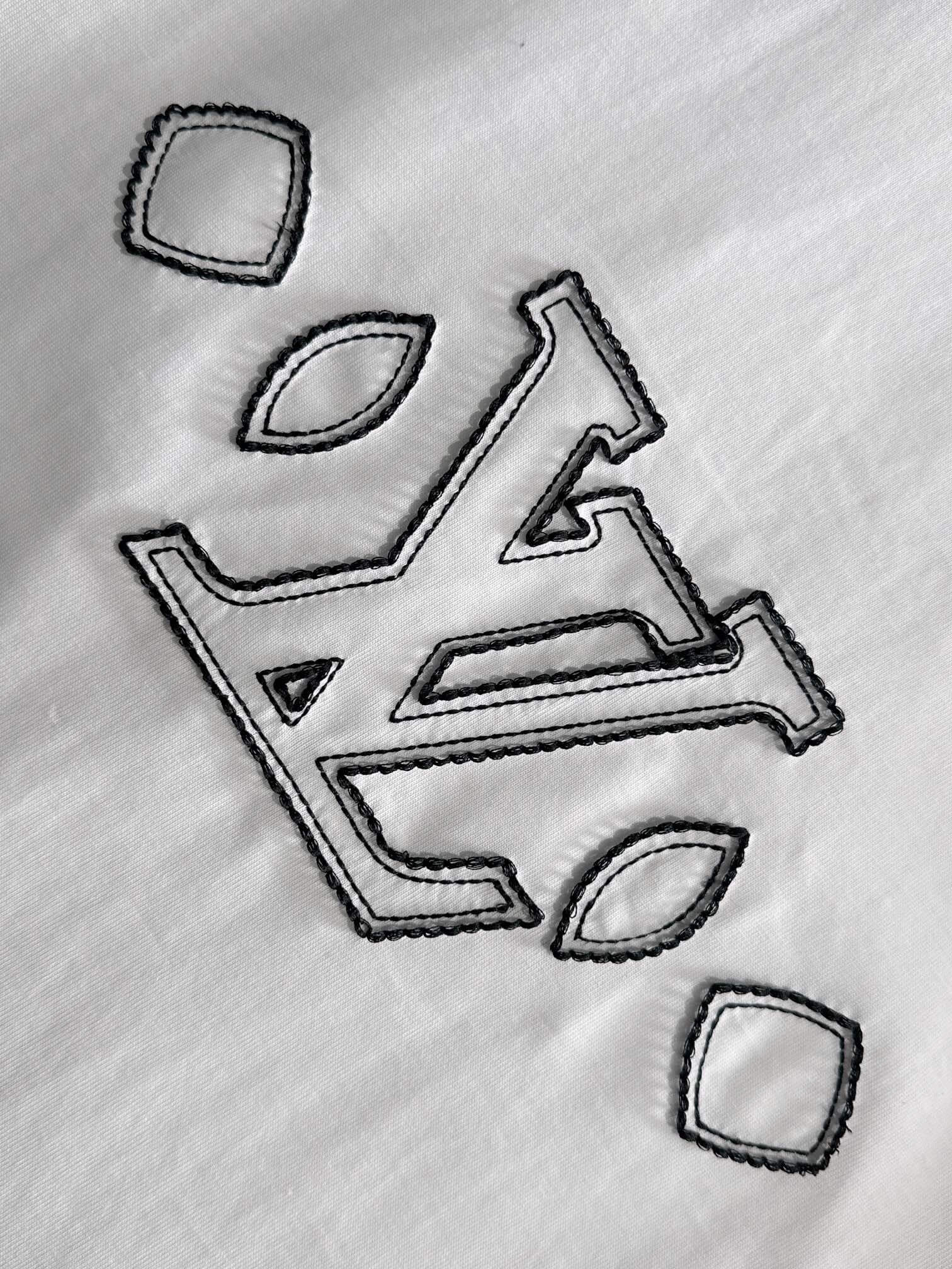 Classic Pattern Embroidery T Shirt