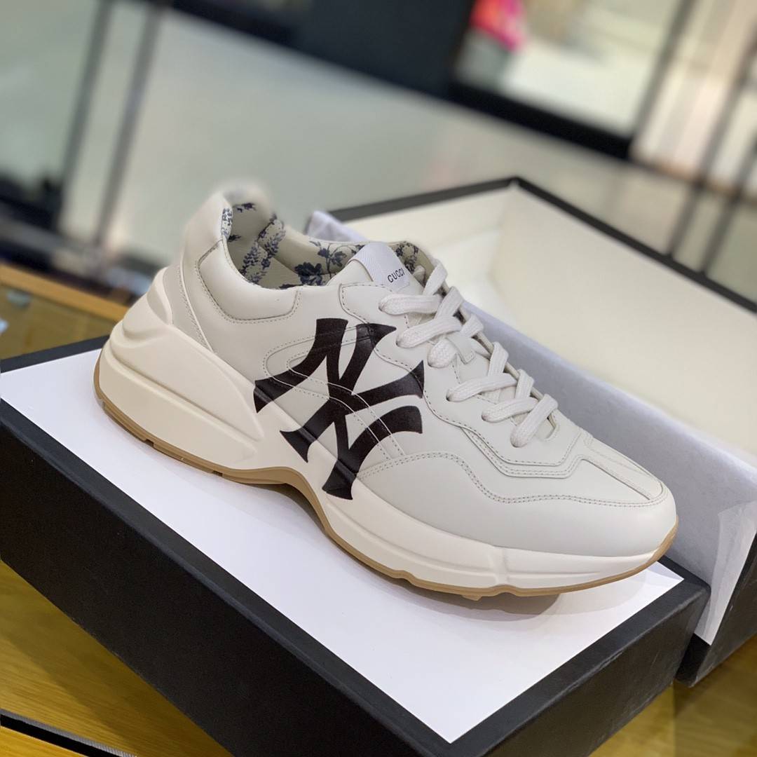 GU*IRetro Clunky Sneaker