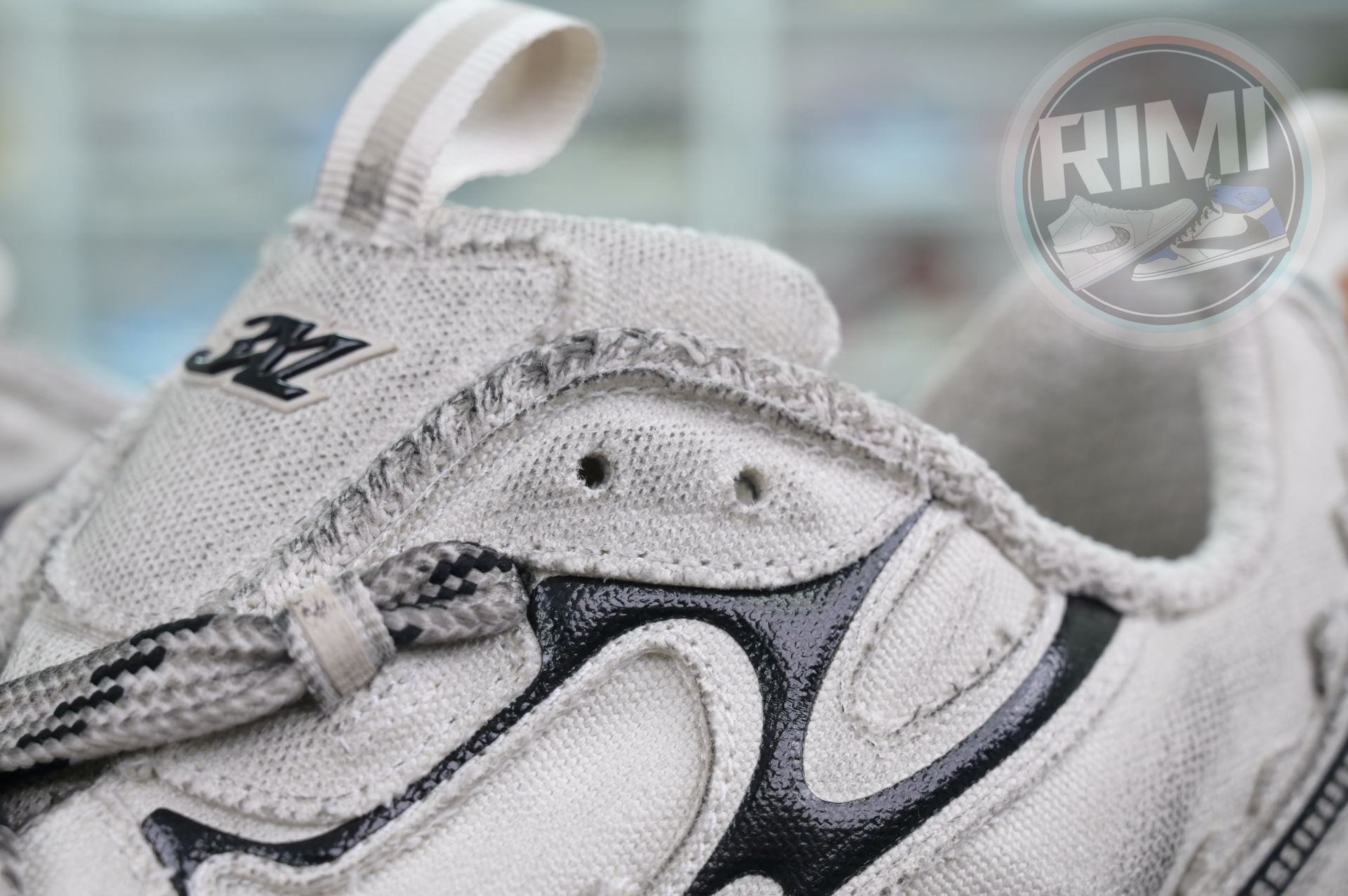 Balenciaga all sizes still in stock! Please contact customer service on iMessage/WhatsApp to purchase! BLGA 3XL