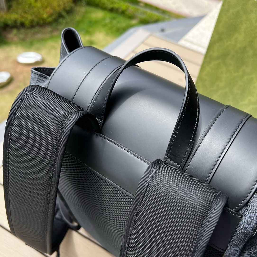 G*u*i backpack model: 495563. size: 34*42*16cm