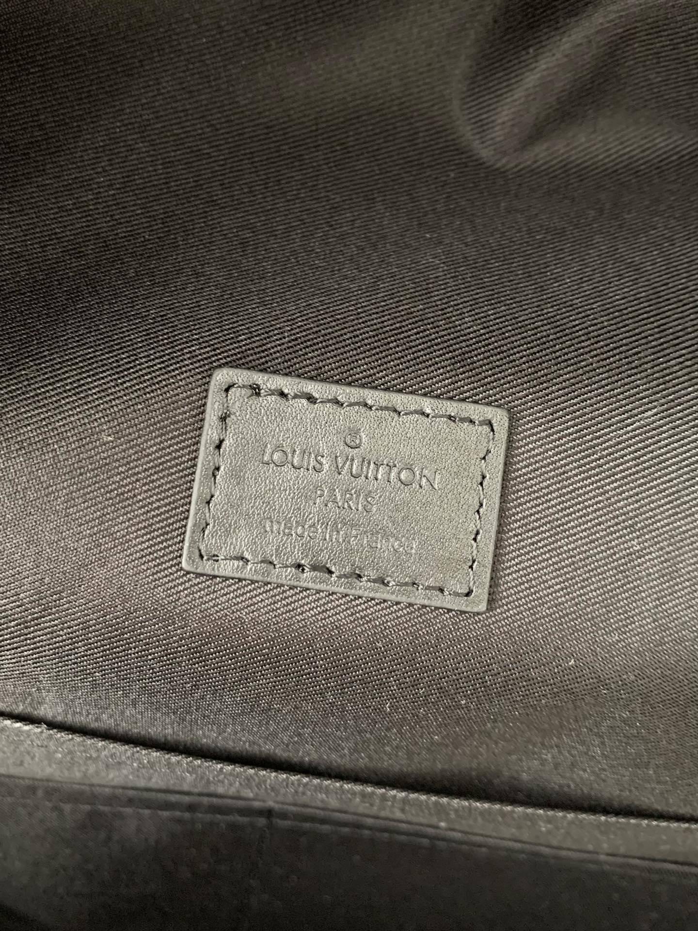 L*V 24s New DISCOverY Small Backpack M20558, Top Quality Size: 29 * 38 * 20cm