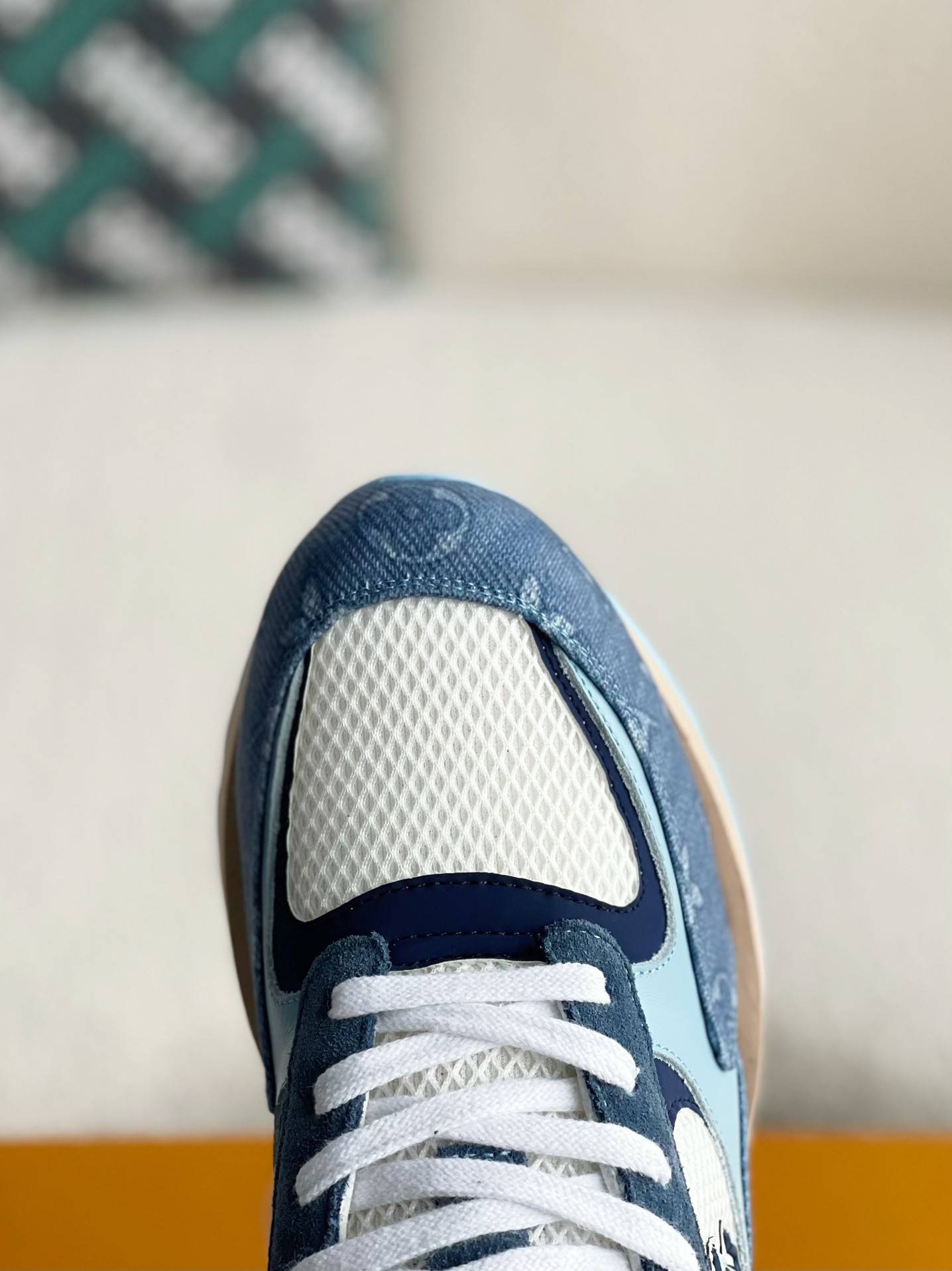 L*V Low-top running shoes