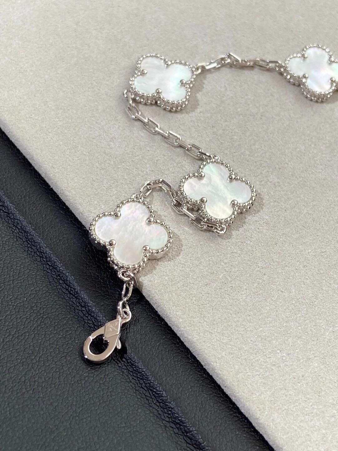 Vca Vintage Alhambra Pendant