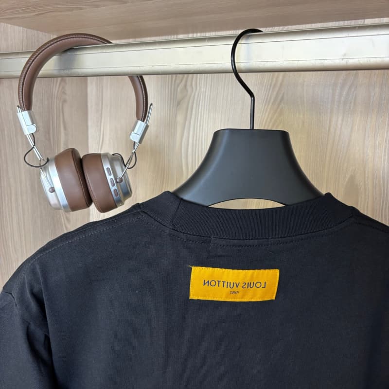 Chest Pocket Embroidery Letter T-shirt