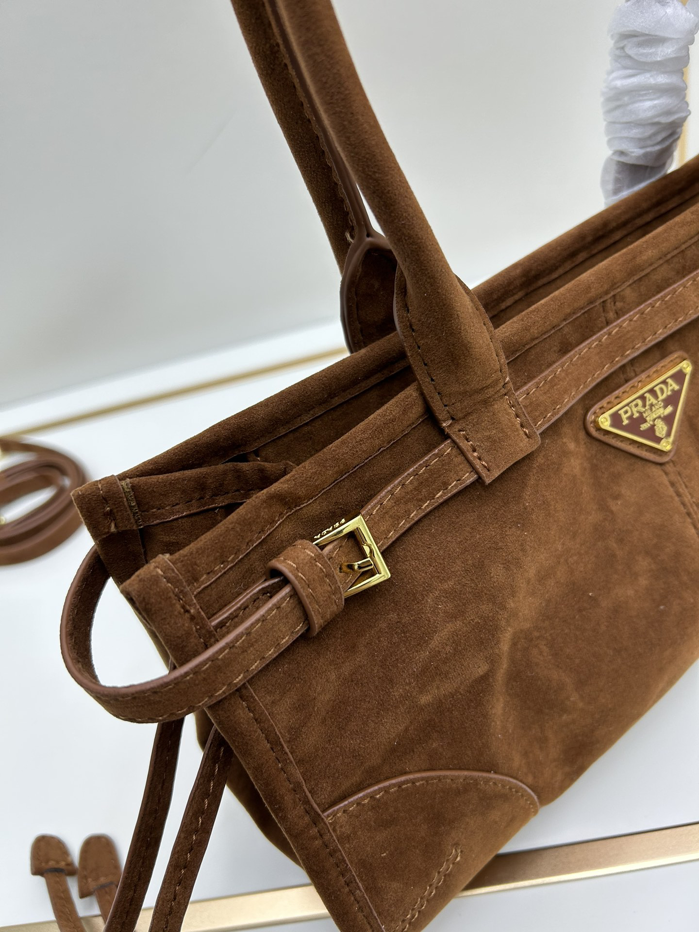 Prada matte size 32x15x11, style number 2452 [ADA new product] retro style, black waxed leather, the new favorite handbag!