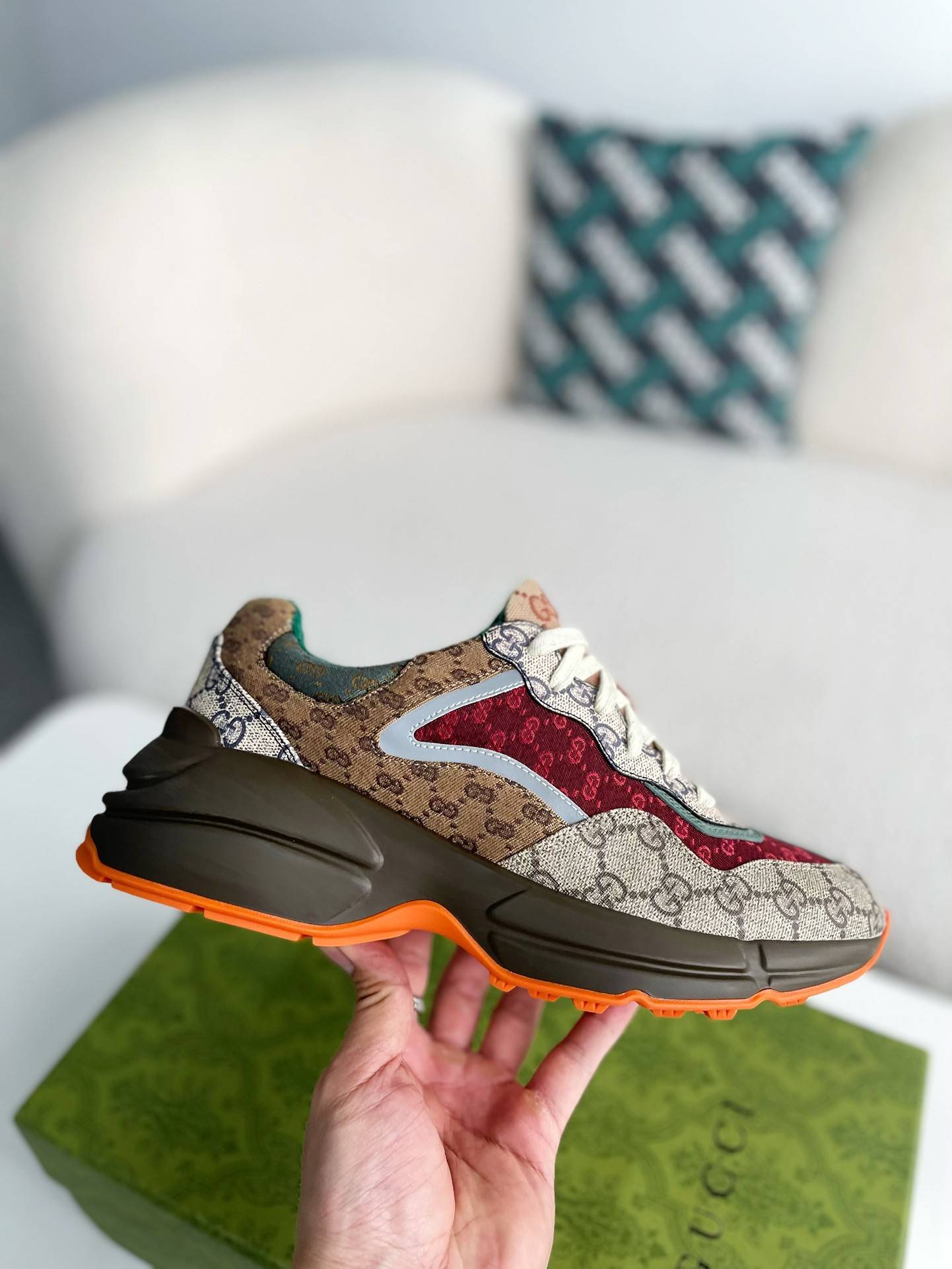 GU*IRetro Clunky Sneaker