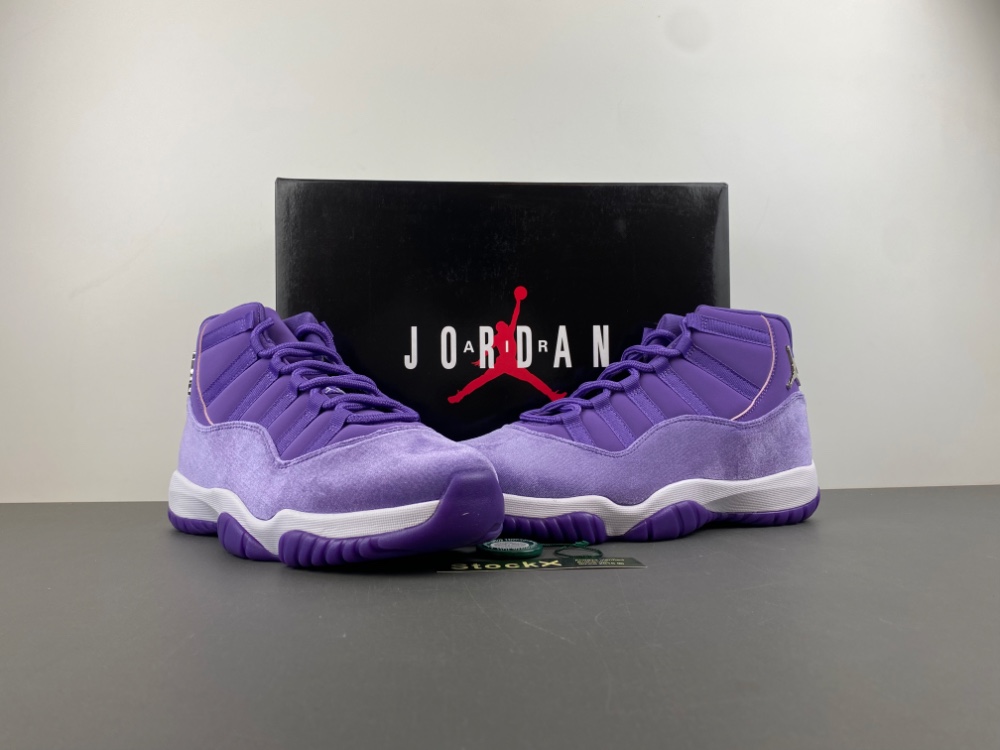 Air Jordan 11  CT8012-555