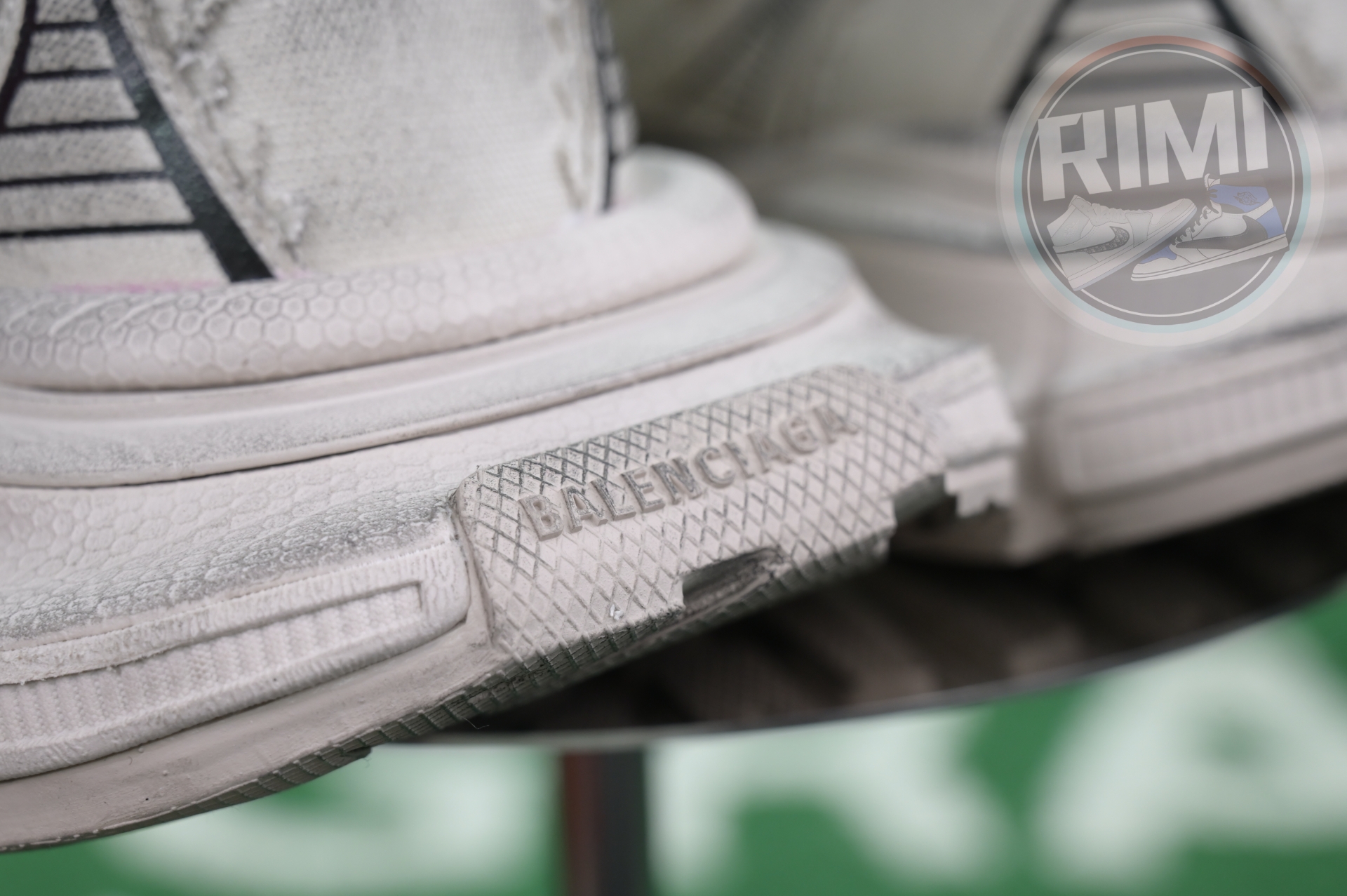 Balenciaga all sizes still in stock! Please contact customer service on iMessage/WhatsApp to purchase! BLGA 3XL