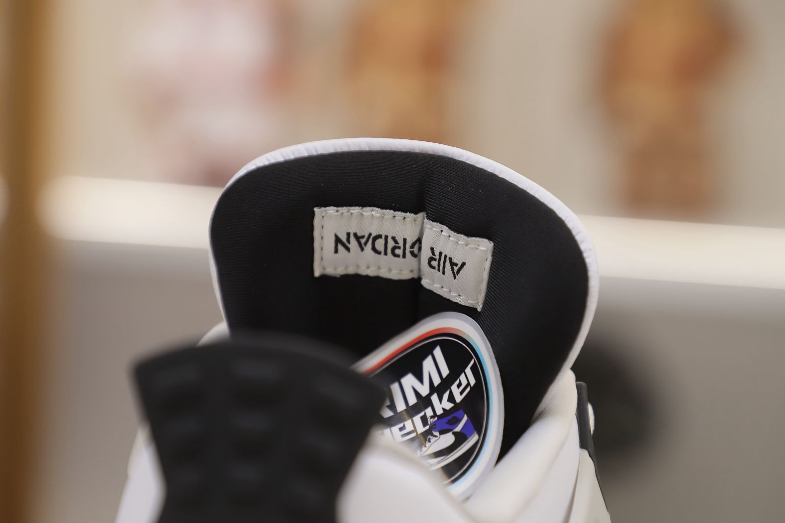 AIR JORDAN 4 MILITARY BLACK DH6927-111