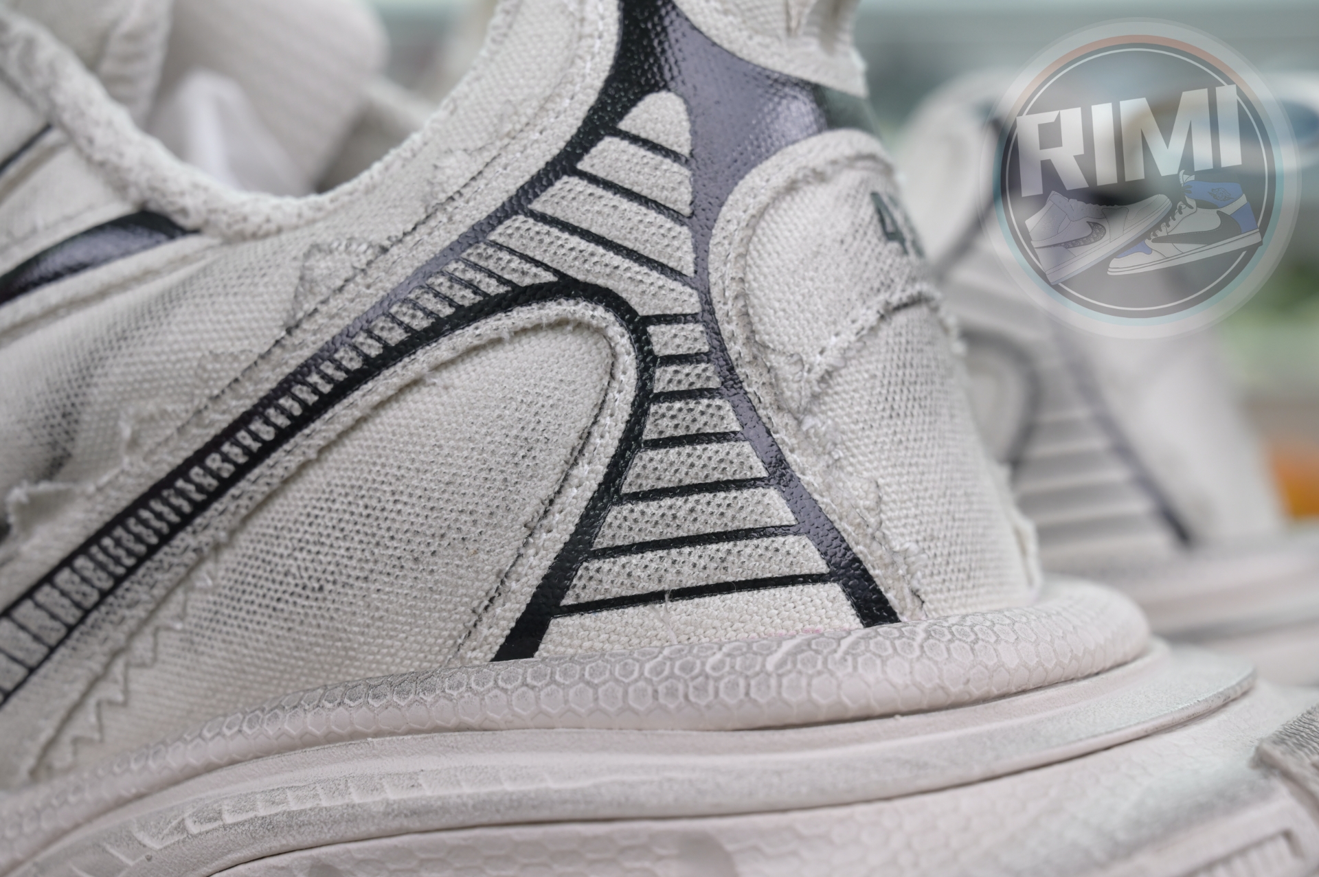 Balenciaga all sizes still in stock! Please contact customer service on iMessage/WhatsApp to purchase! BLGA 3XL