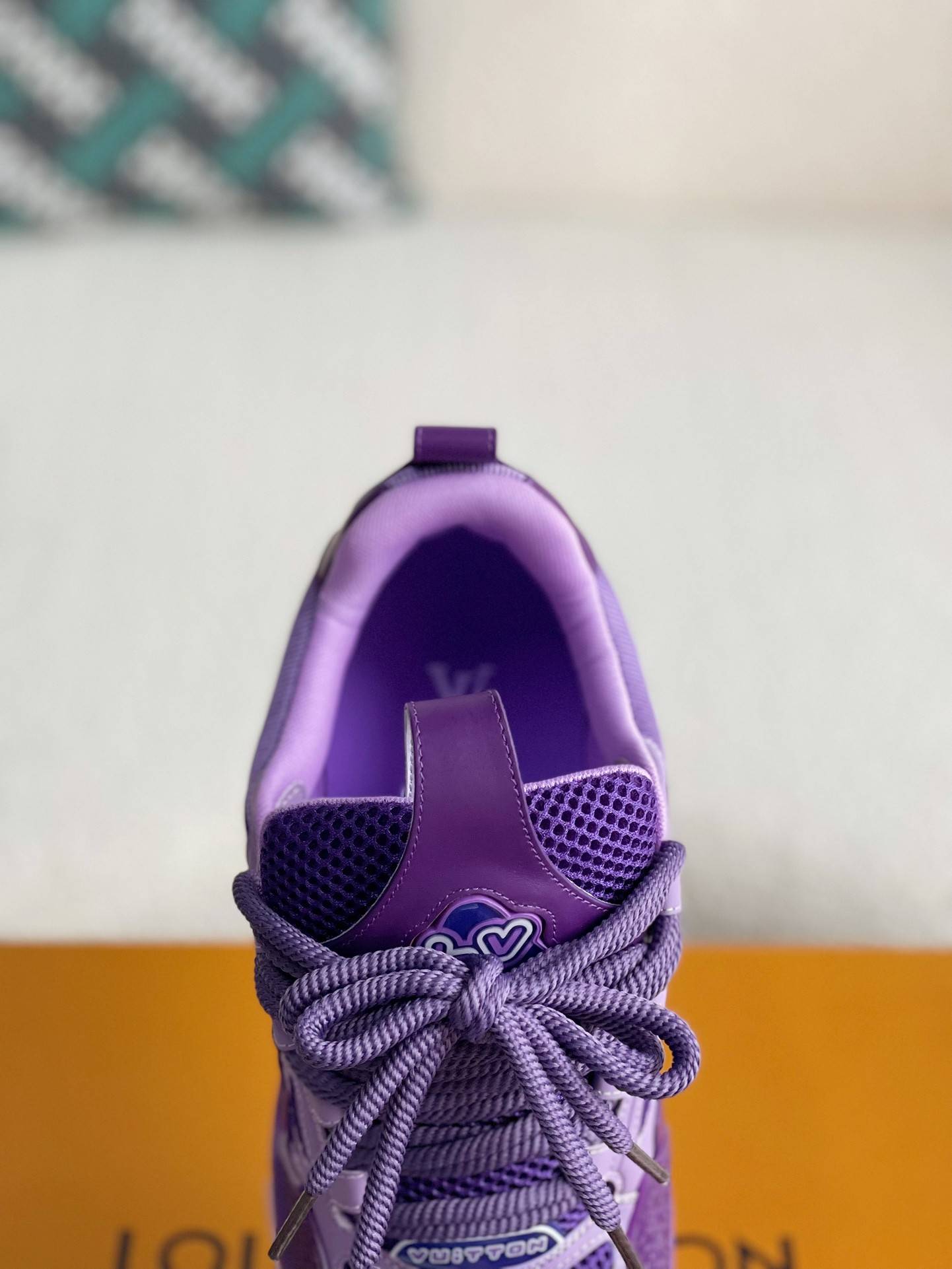 L*V RUNNER TATIC sneakers