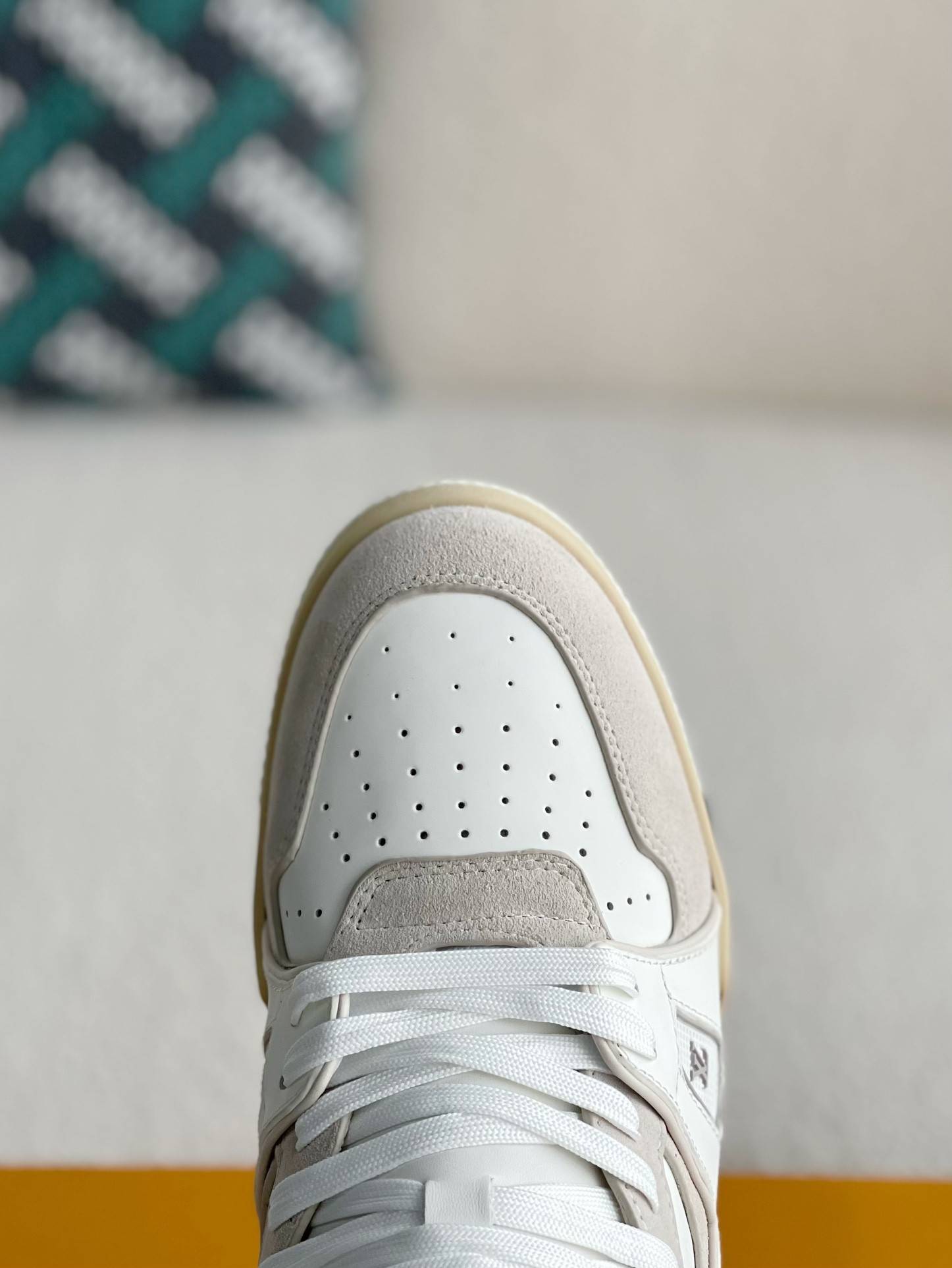 L*V TRAINER SNEAKERS