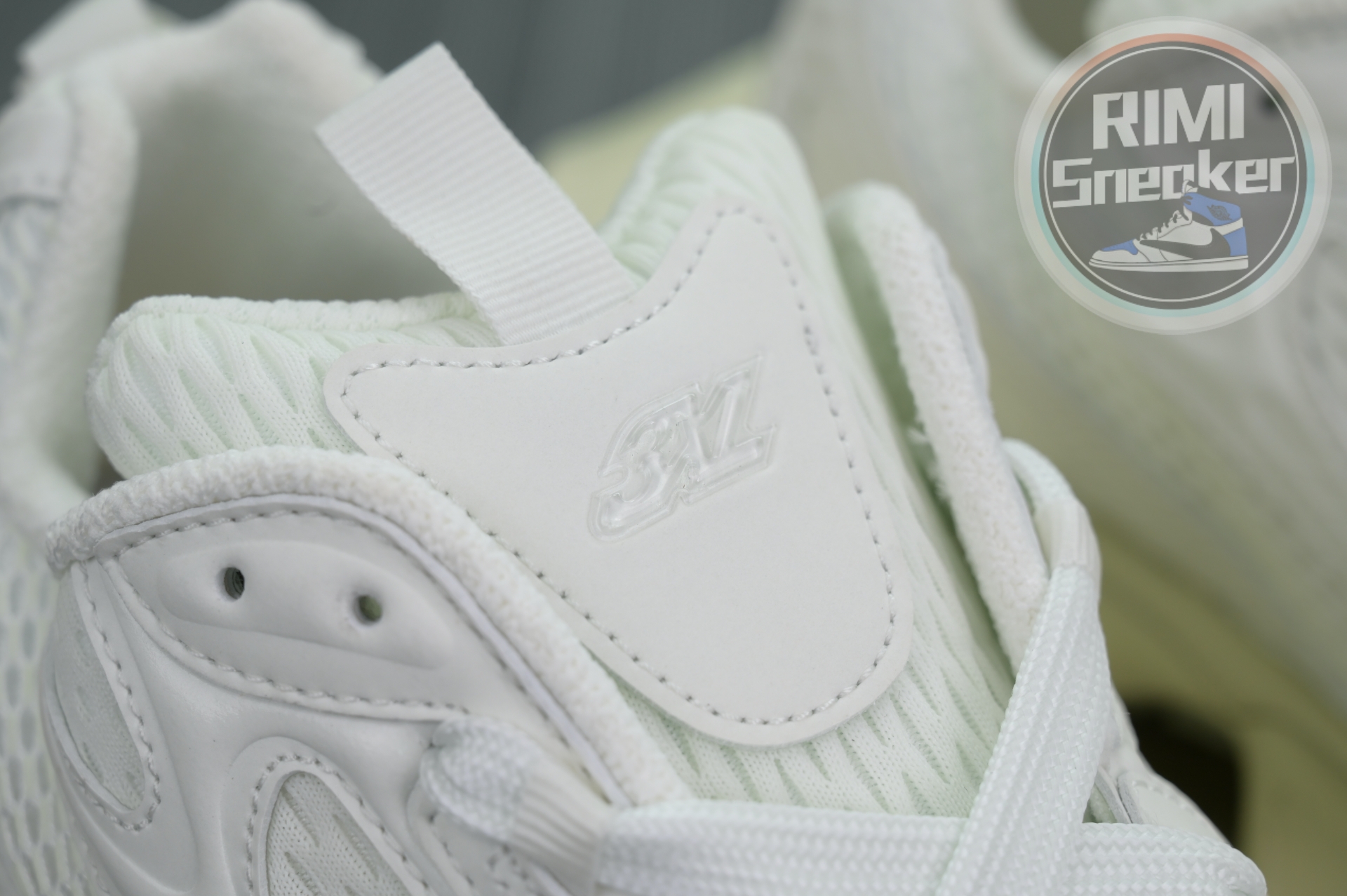 Balenciaga all sizes still in stock! Please contact customer service on iMessage/WhatsApp to purchase! BLGA 3XL