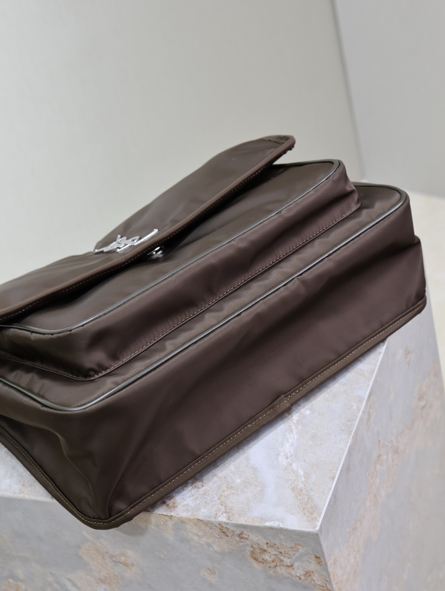 Niki messenger in canvas