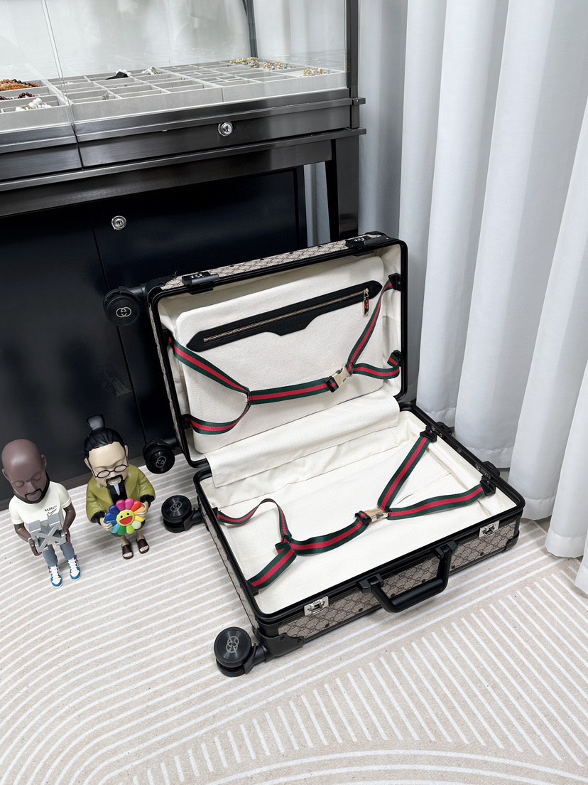 G*u*i luggage/trolley case vintage size 20 inch