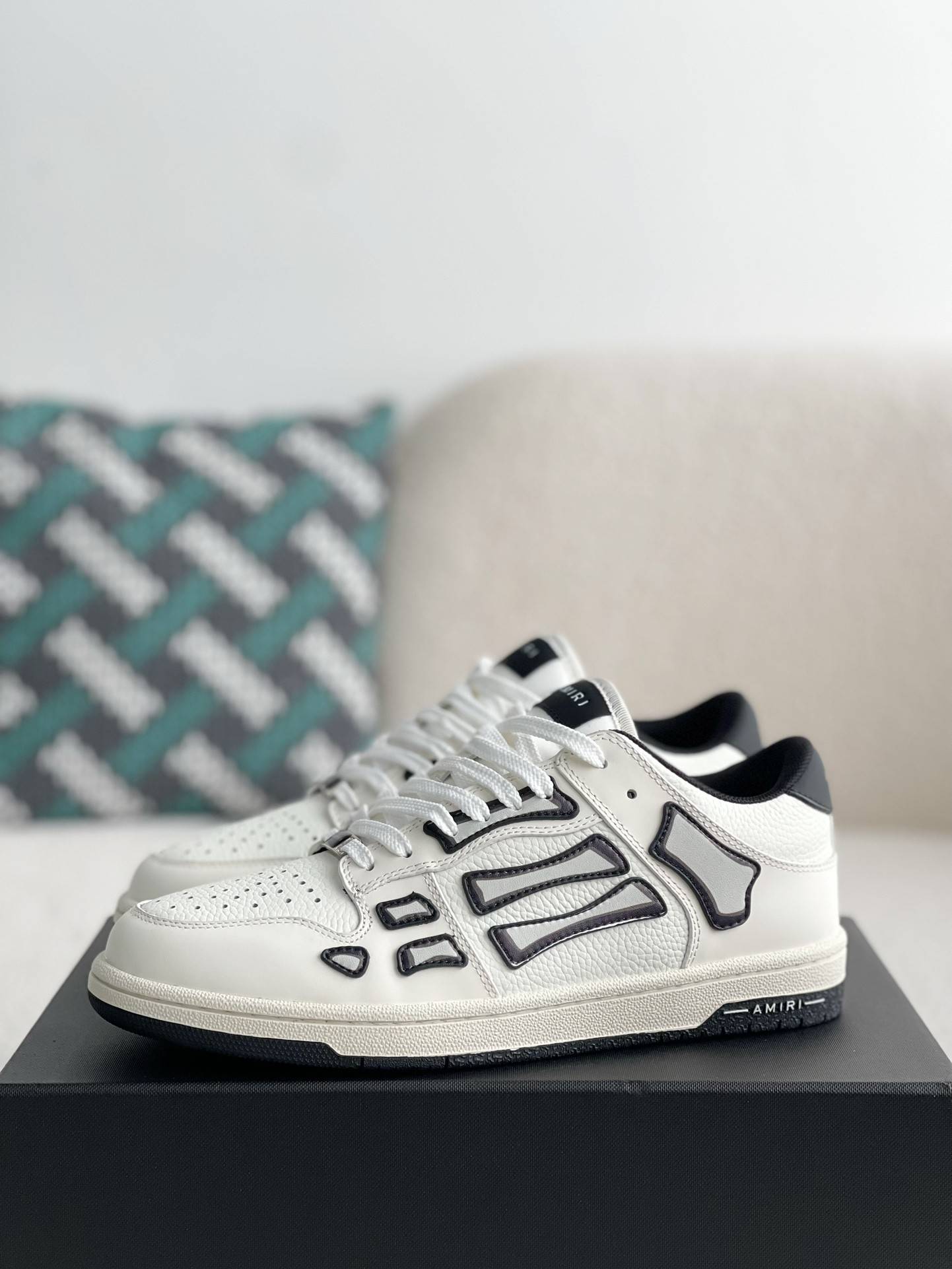 A*RI Bone Sneakers