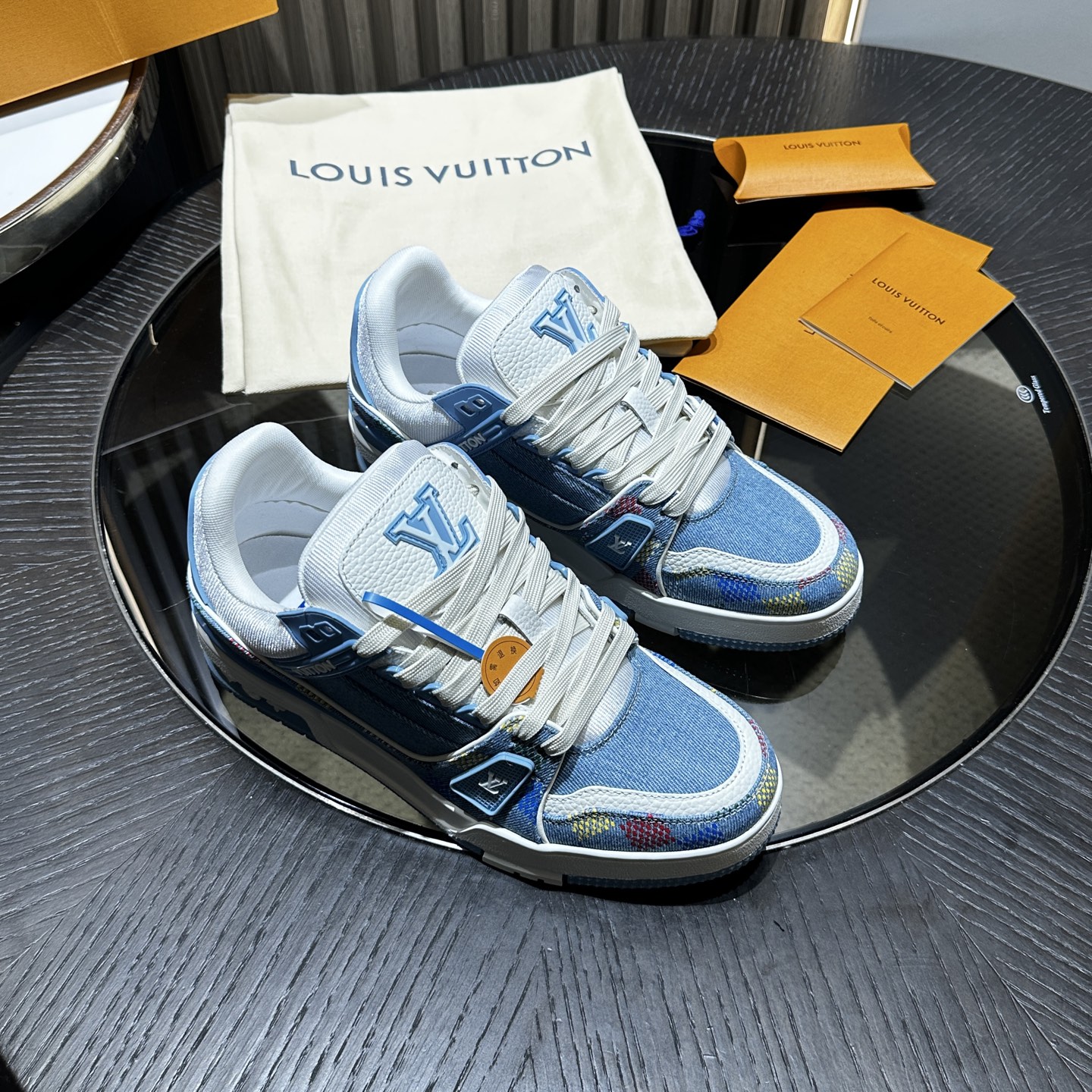 L*V TRAINER Sneakers 1AHCYB