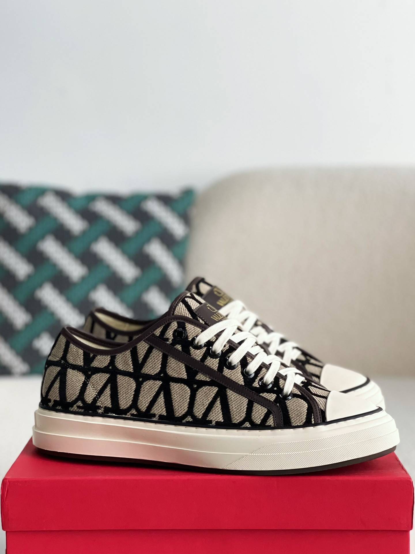 Valentino Sneakers