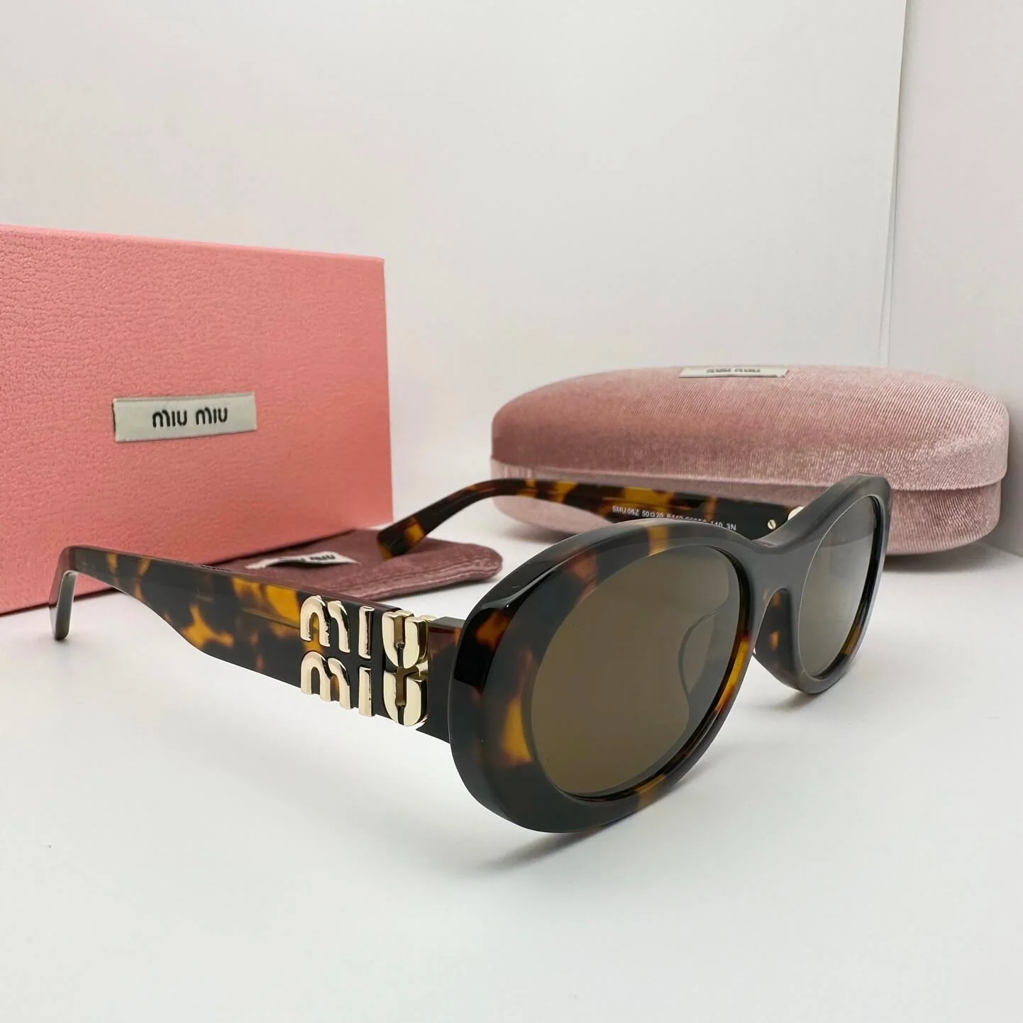Metal Letter Design Sunglasses