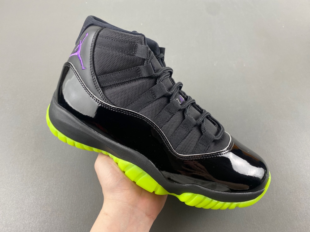 Air Jordan 11  CT8012-003
