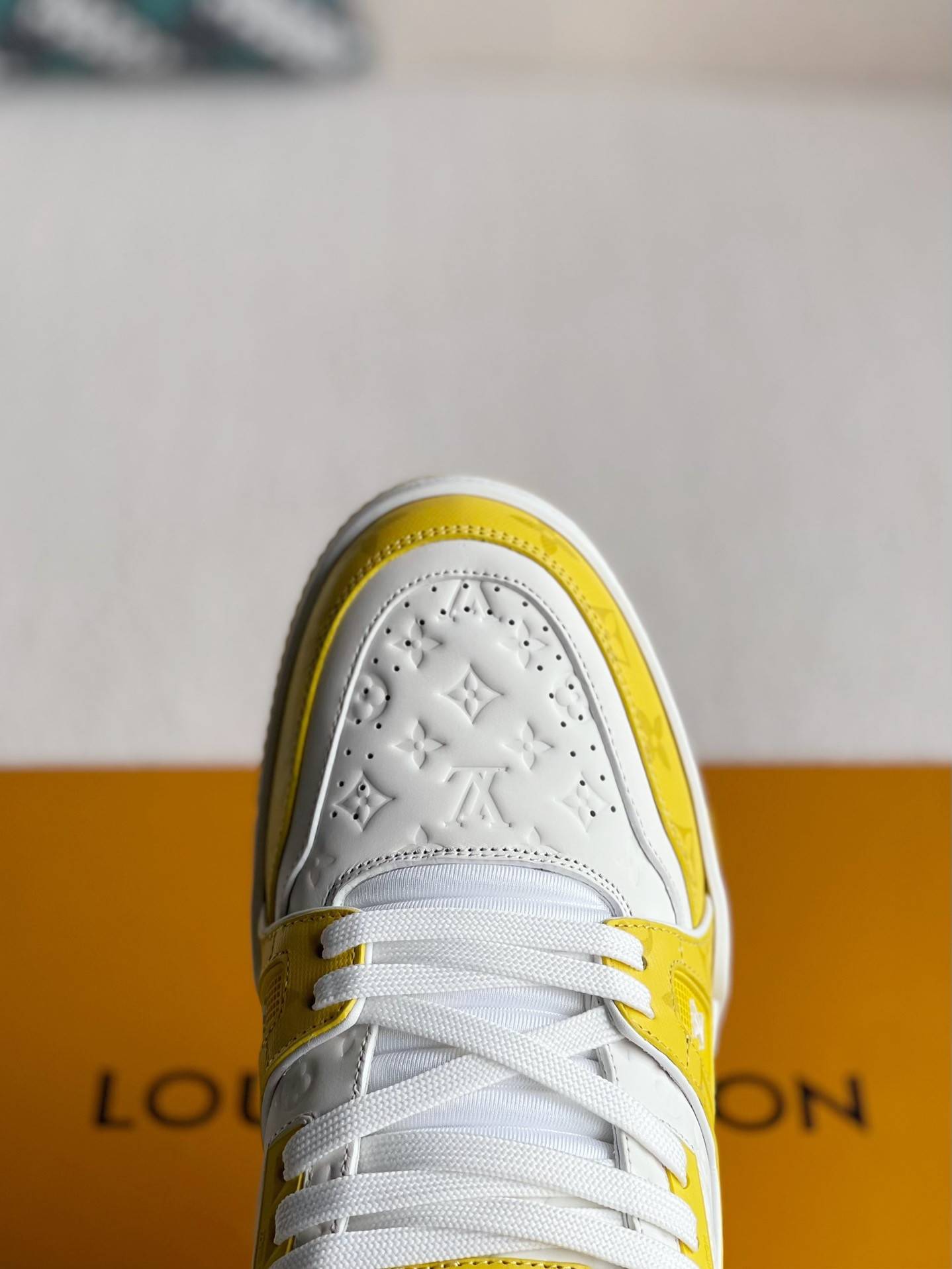 L*V TRAINER 1A98UX Sneakers Fall/Winter