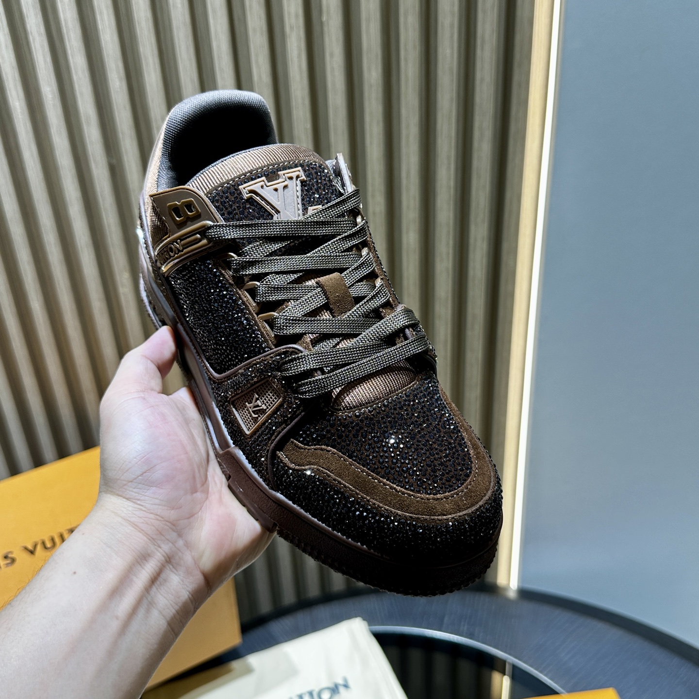 L*V TRAINER Sneakers