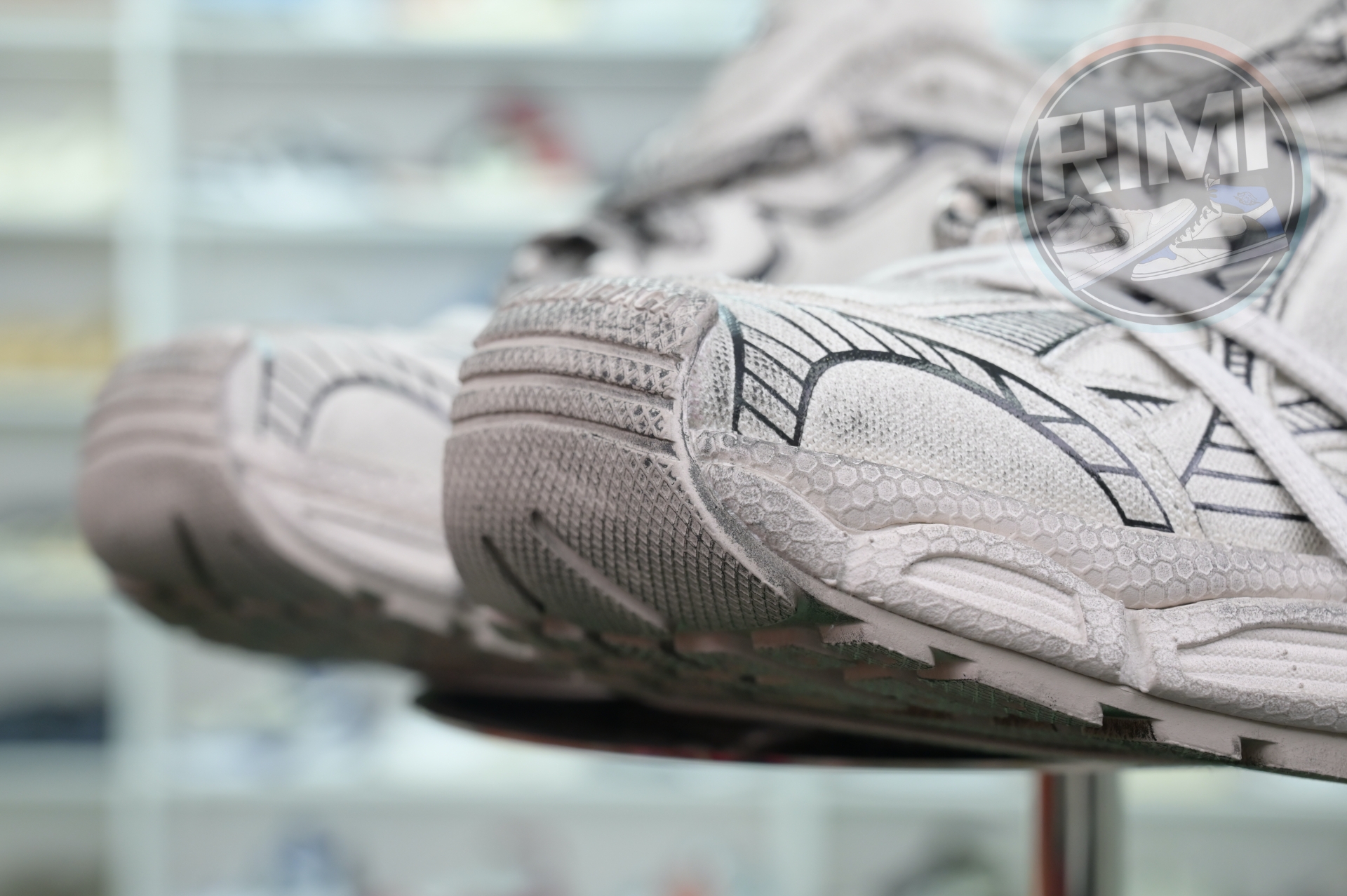 Balenciaga all sizes still in stock! Please contact customer service on iMessage/WhatsApp to purchase! BLGA 3XL