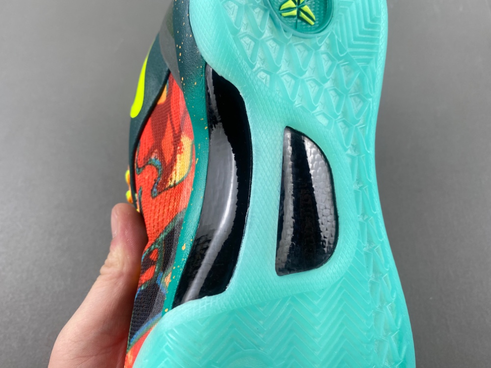 Nike Kobe 8 Protro “What The Kobe” HM9621-900