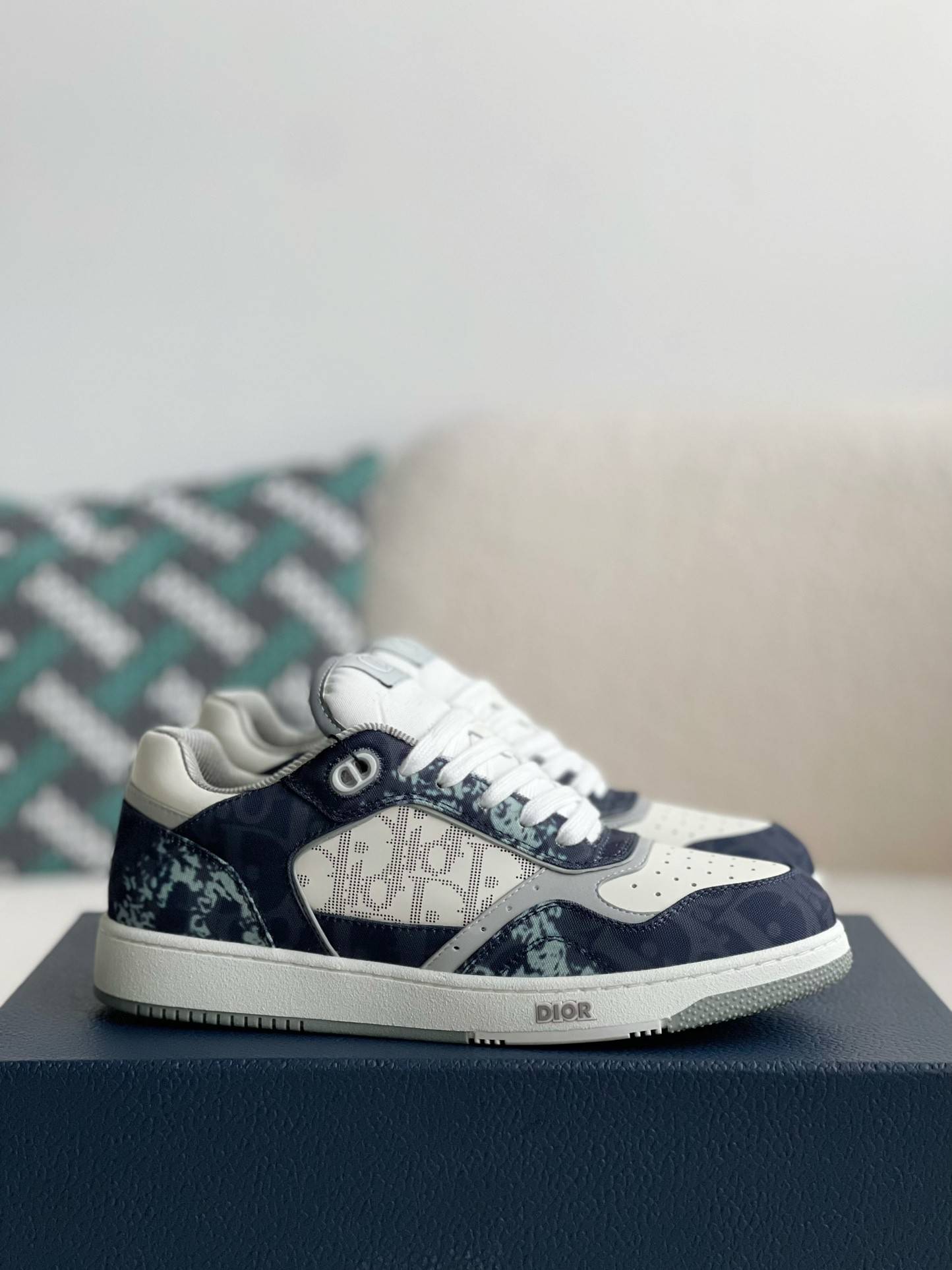 D*OR New B27 Sneaker