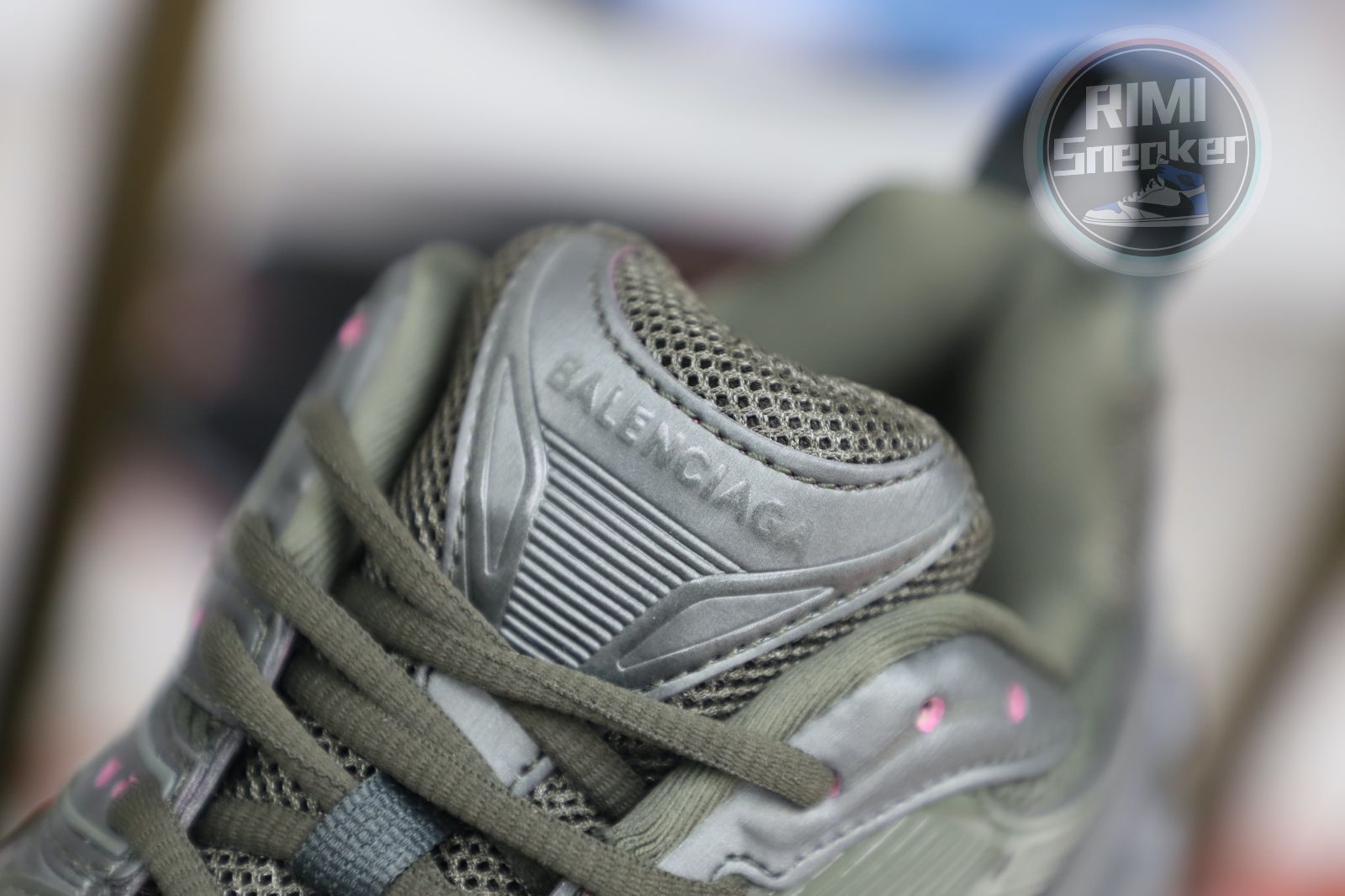 Balenciaga  BLGA  Defender