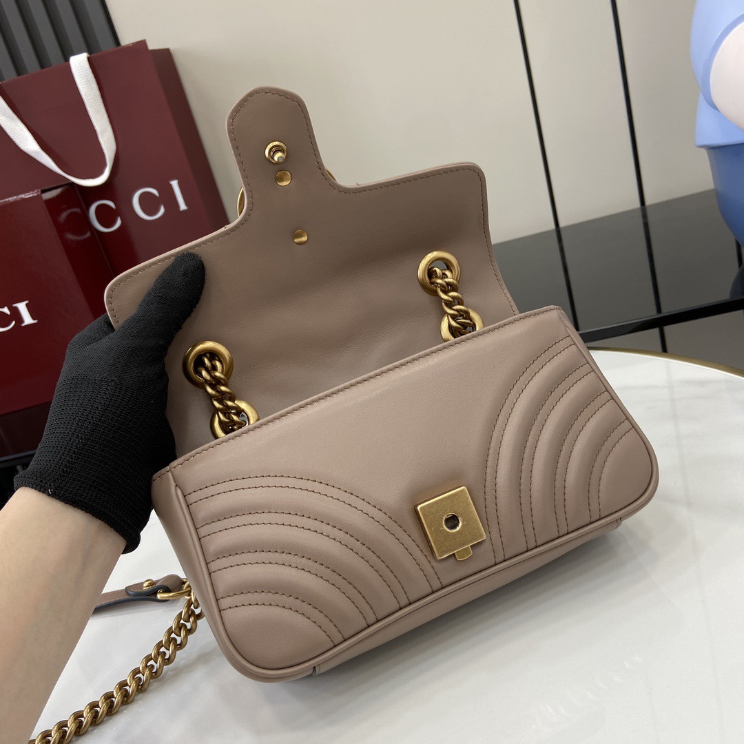 G*u*i marmont series quilted mini handbag model: 446744. size: 22*13*6cm