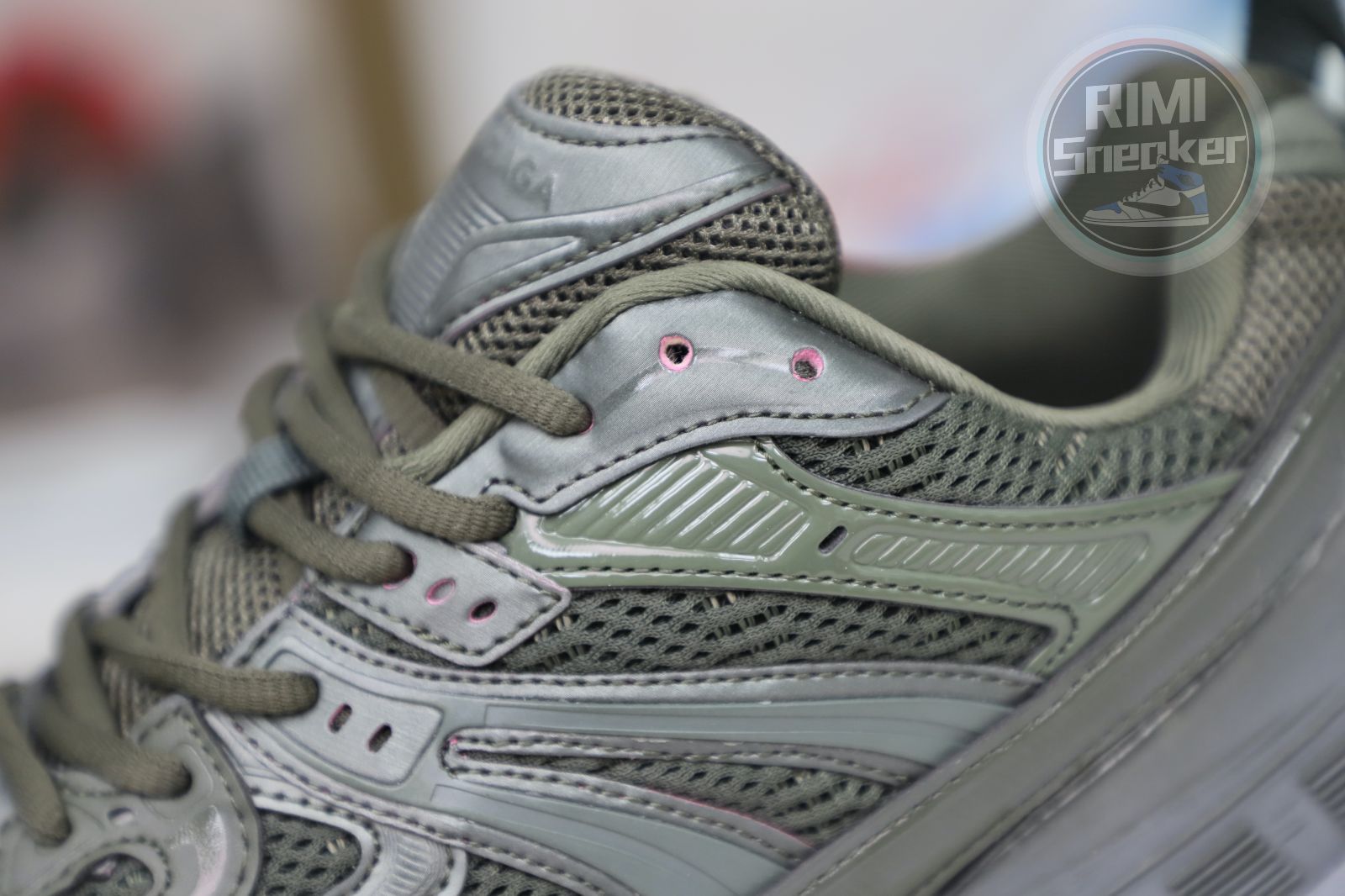 Balenciaga  BLGA  Defender