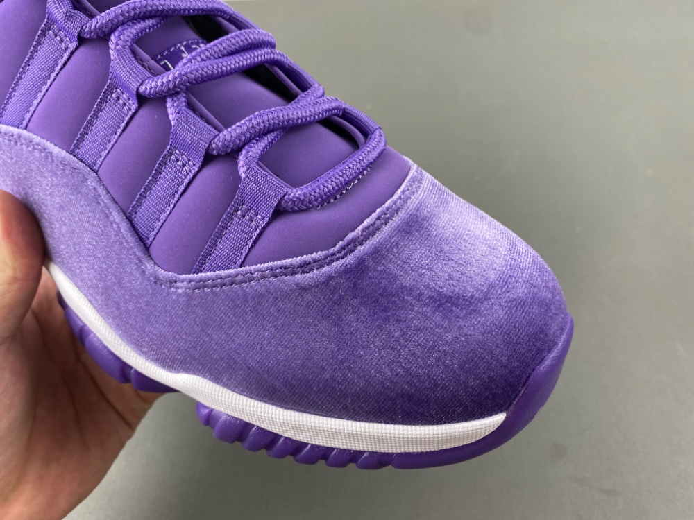 Air Jordan 11  CT8012-555