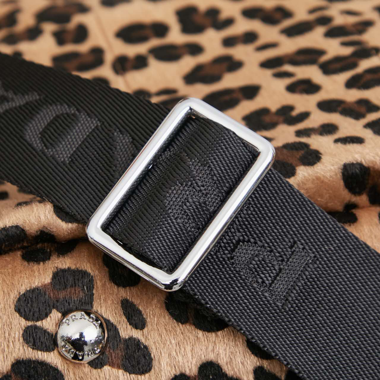 Prada adasoftlux leopard killer bag texture is very high-end size 29x20x15, model 2480