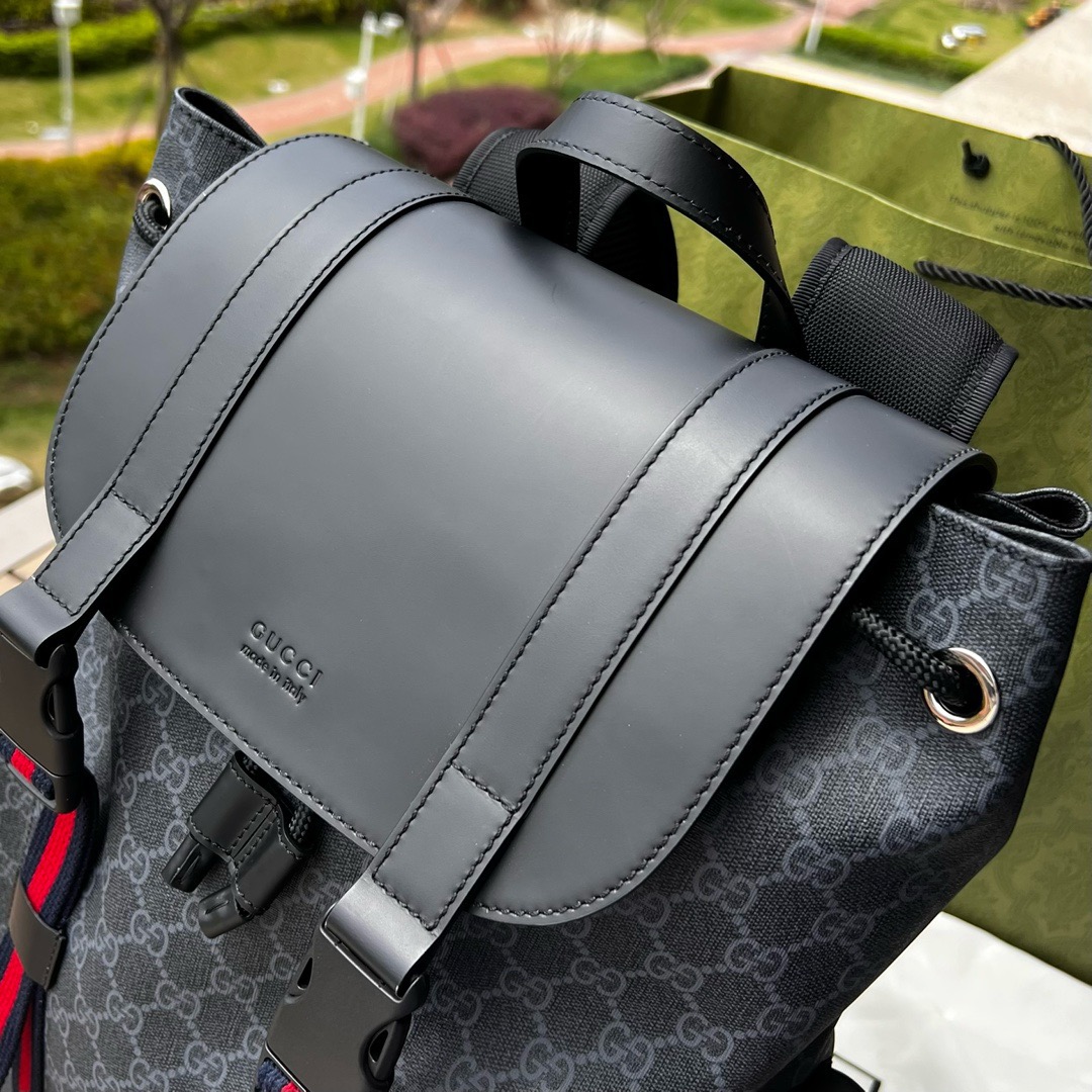 G*u*i backpack model: 495563. size: 34*42*16cm