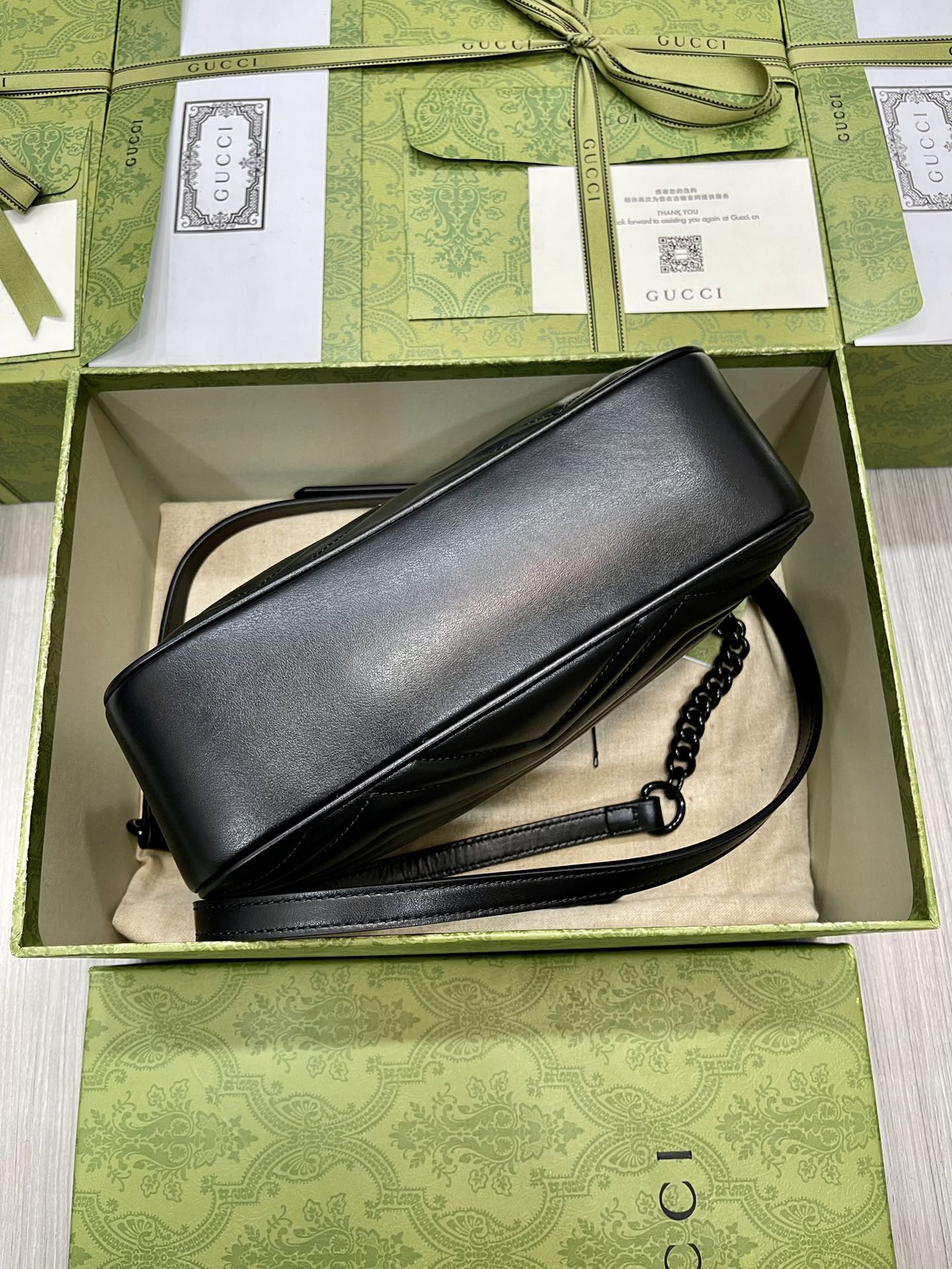 G*u*i marmont series model number: 447632 size: 24*13*7cm