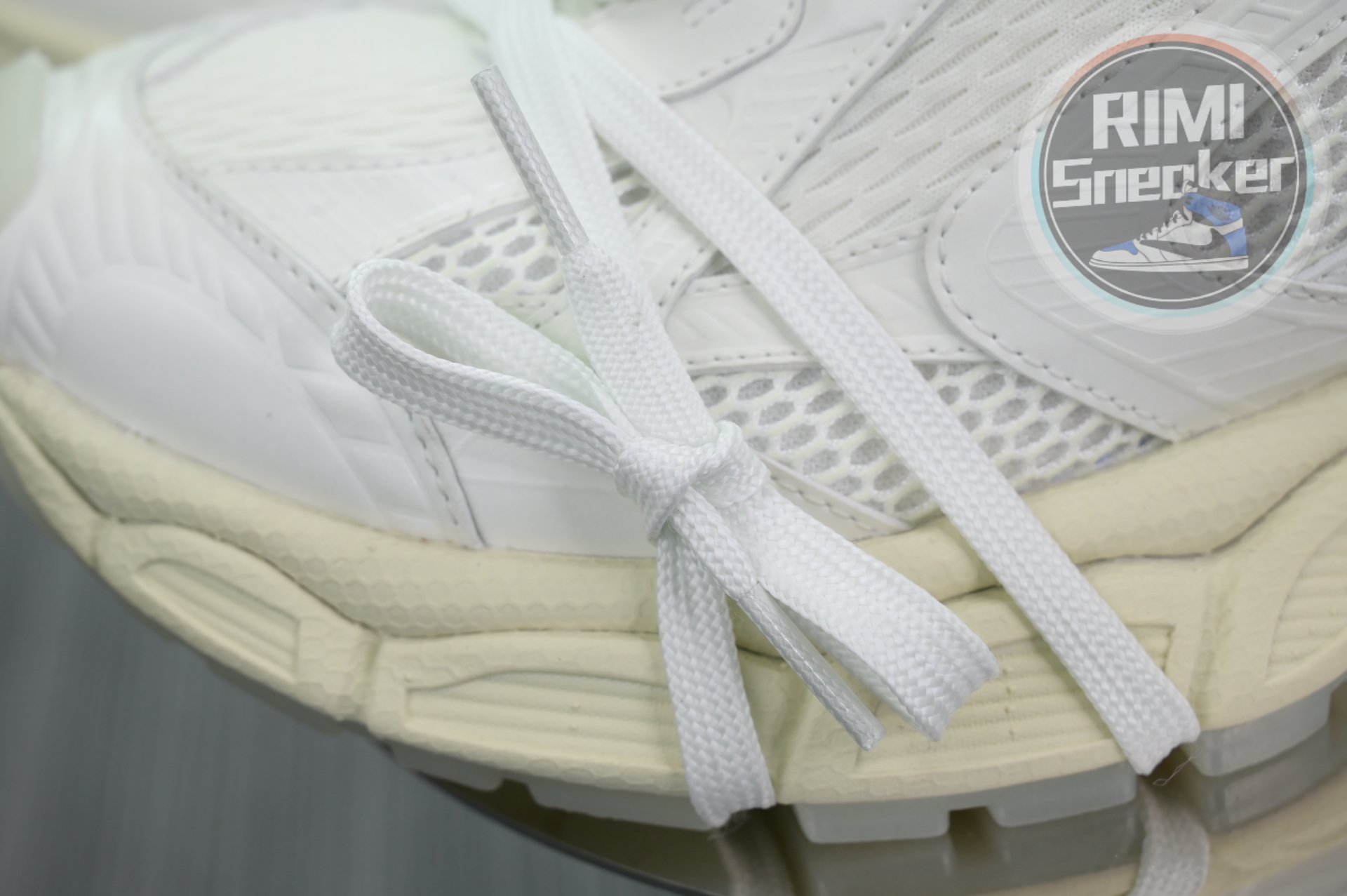 Balenciaga all sizes still in stock! Please contact customer service on iMessage/WhatsApp to purchase! BLGA 3XL