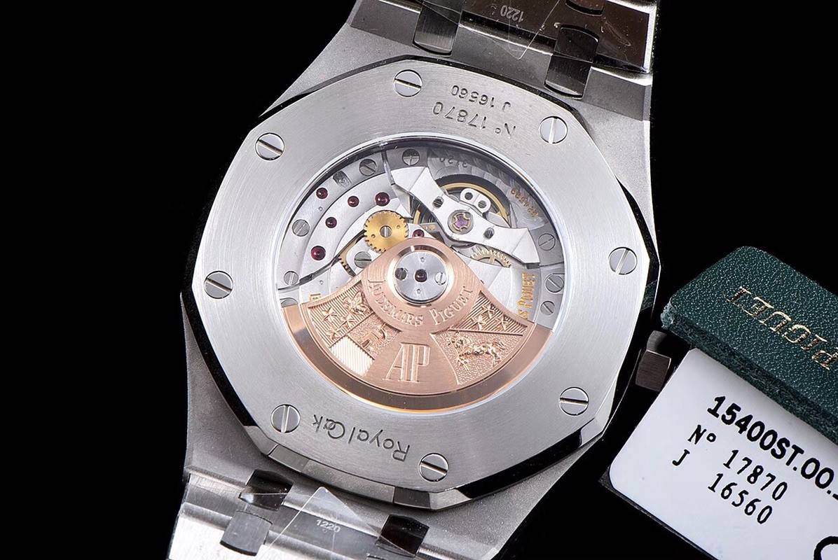 Audemars Piguet Royal Oak 15400 Series Men