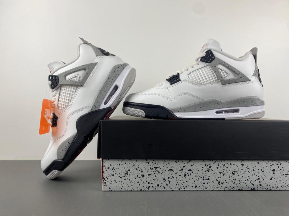 Air Jordan 4 “White Cement” 2025 FV5029-100