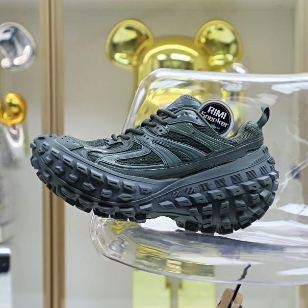 Balenciaga BLGA Defender