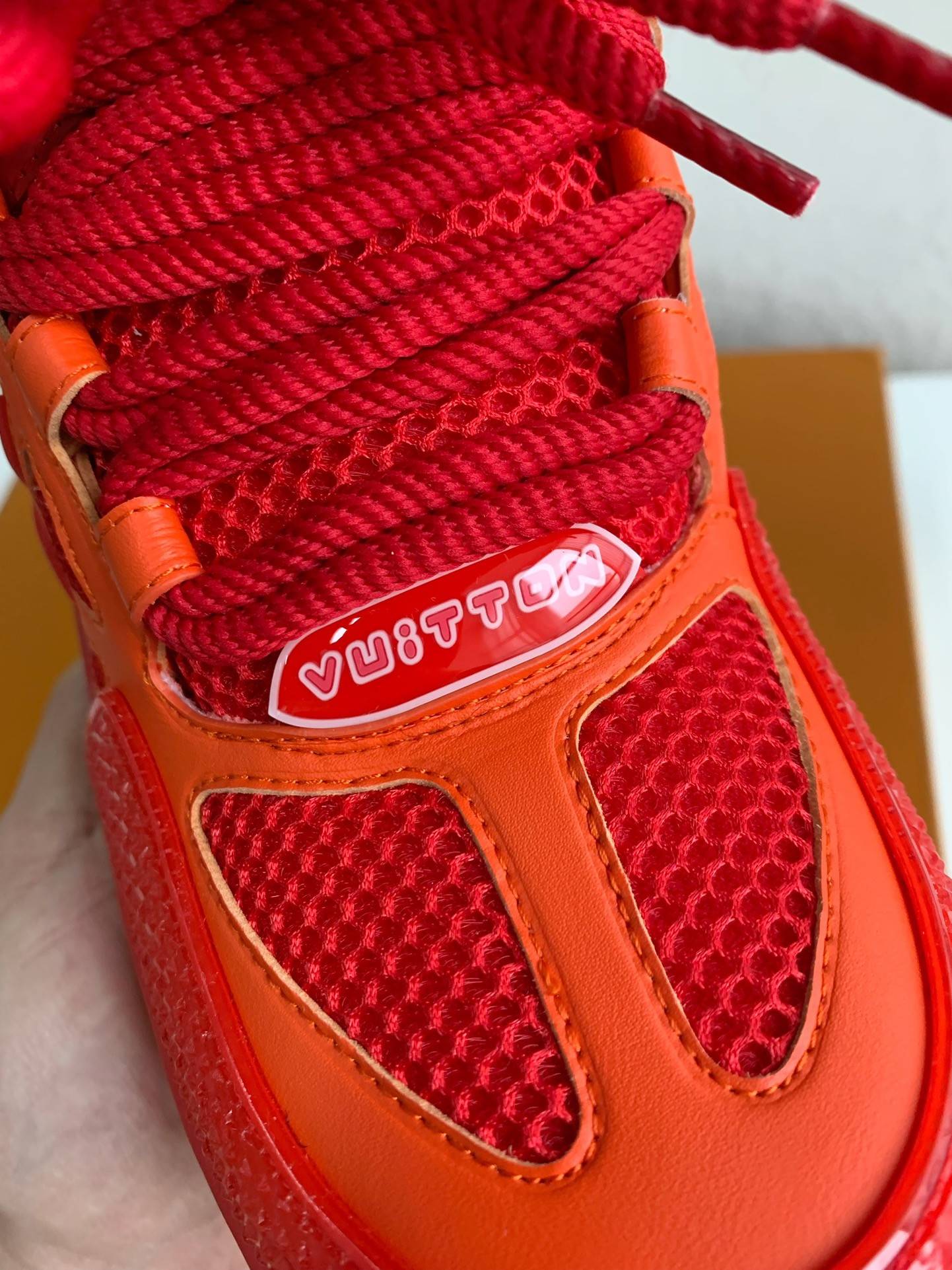 L*V RUNNER TATIC sneakers