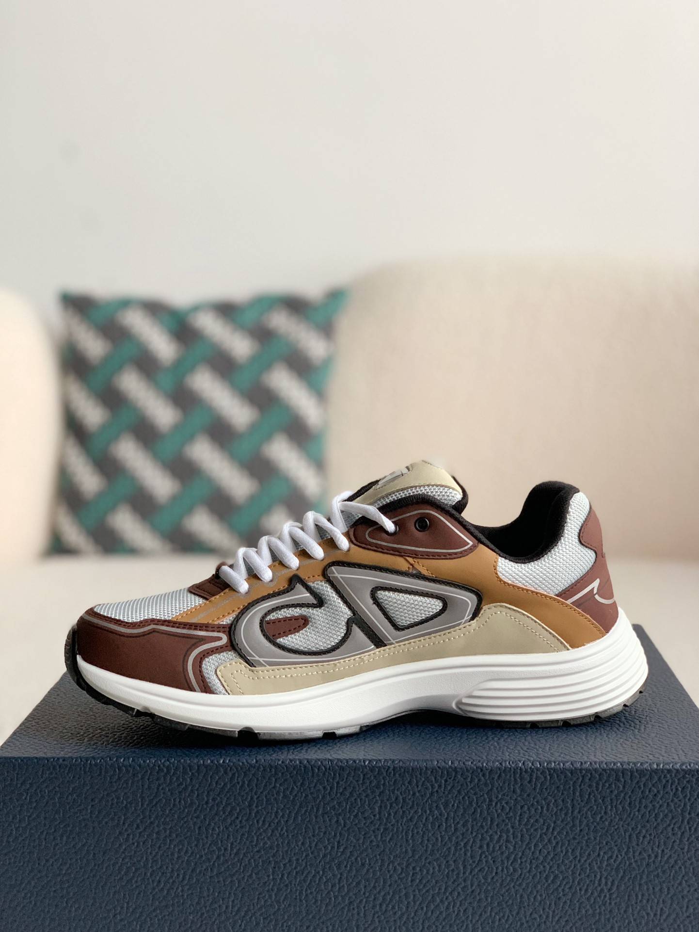 D*OR B57 New Sneaker