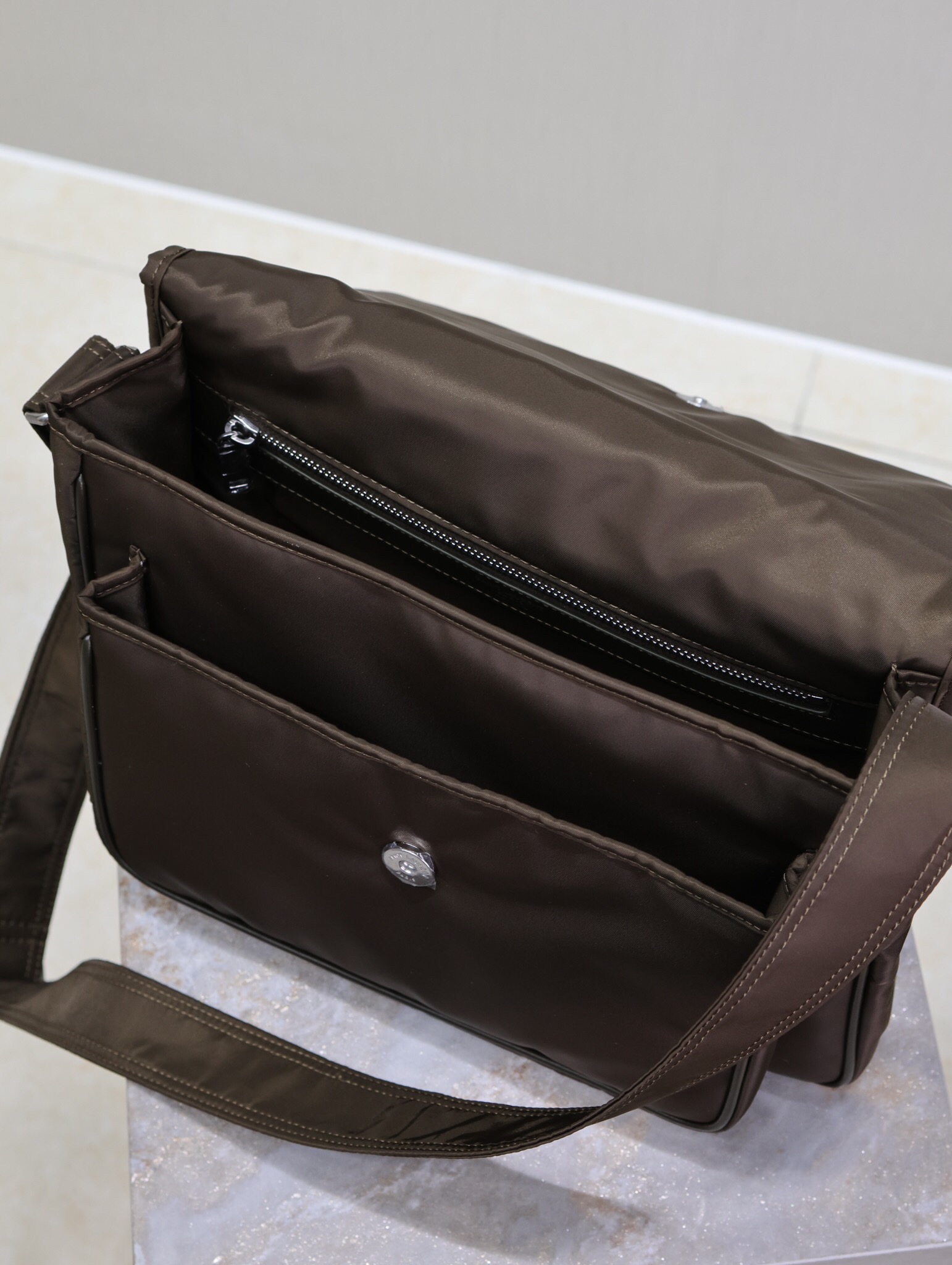 Niki messenger in canvas