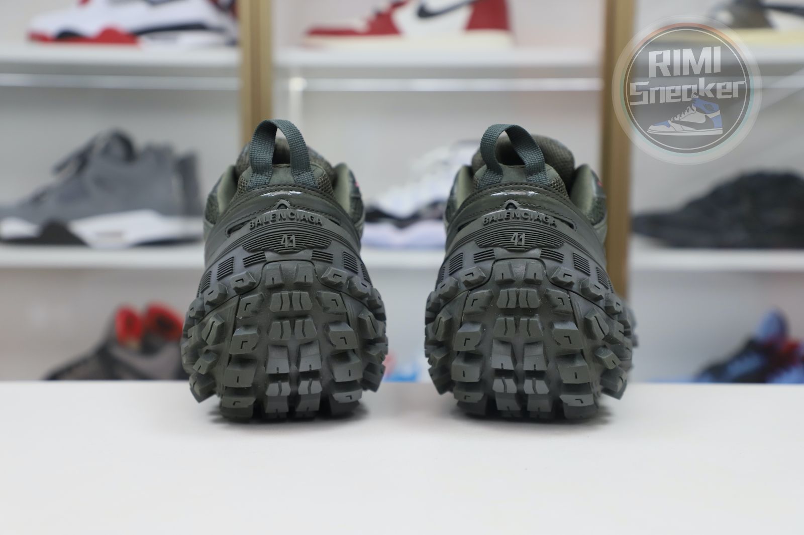 Balenciaga  BLGA  Defender